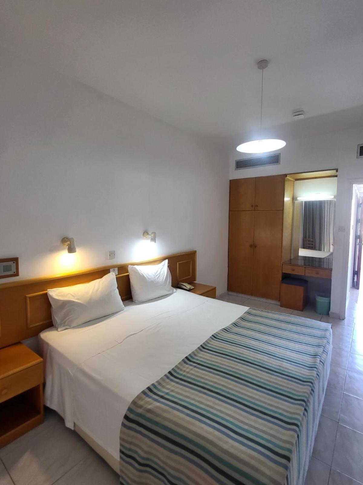 One-Bedroom Apartment Limited View