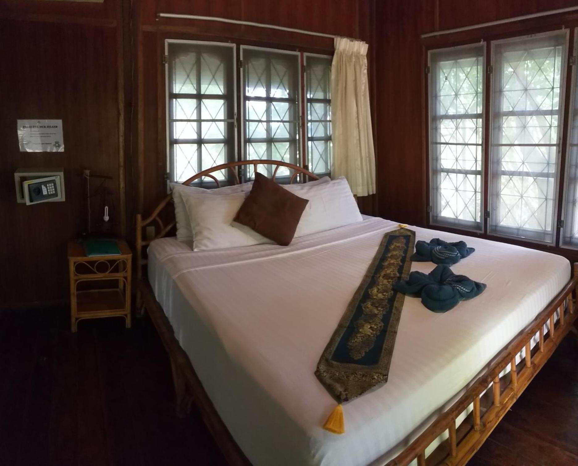 Standard Bungalow (3 Adults)