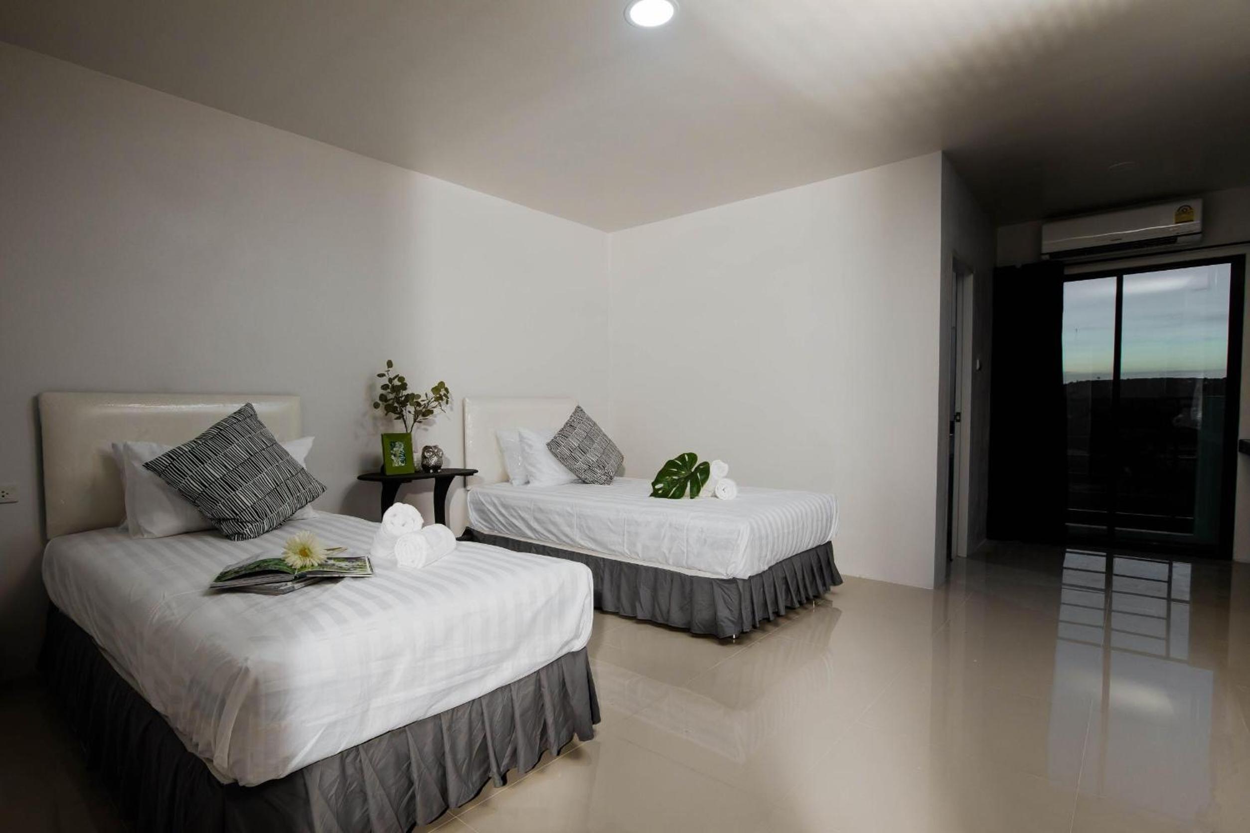 Standard Twin Room - Photo 1