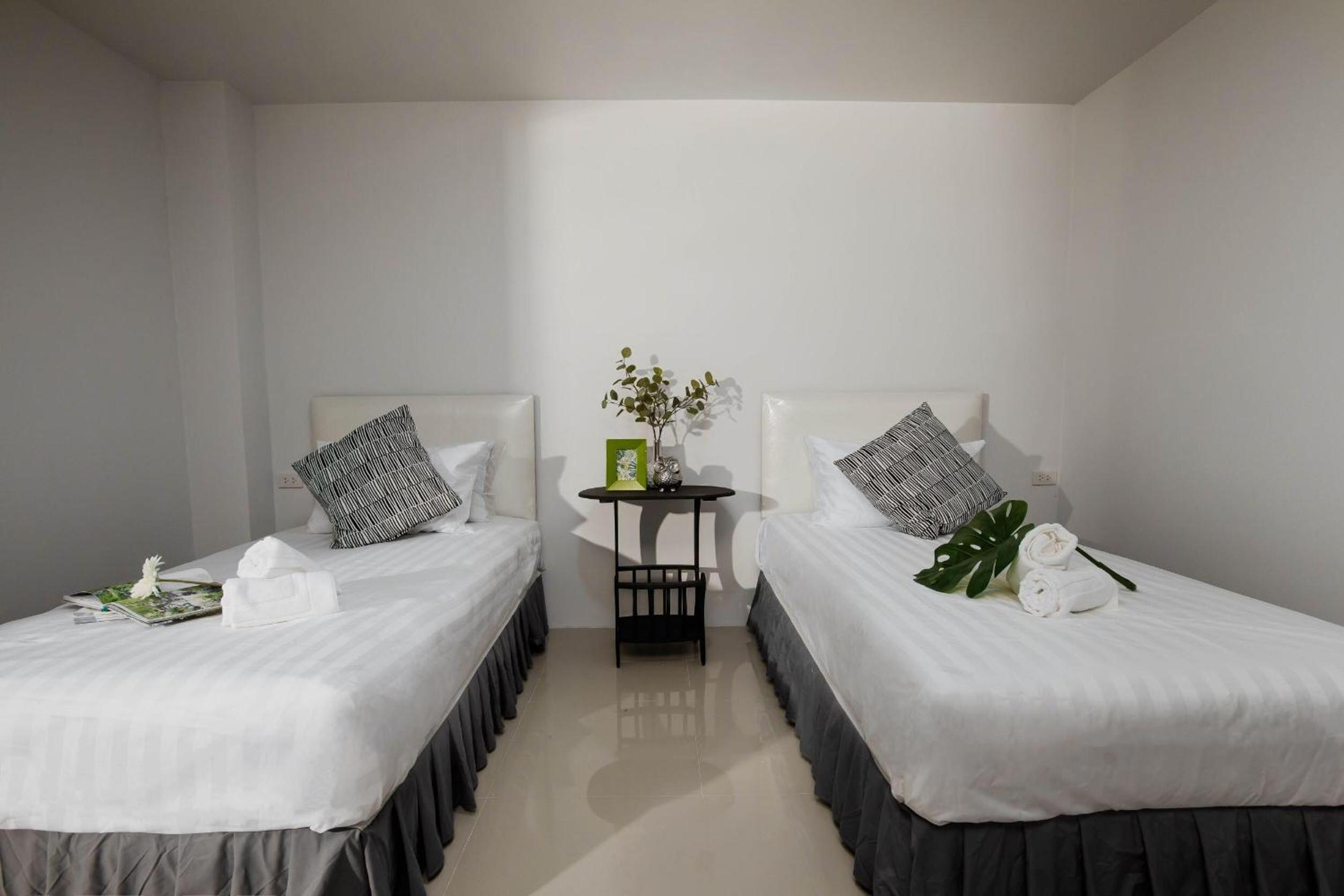 Standard Twin Room - Photo 3