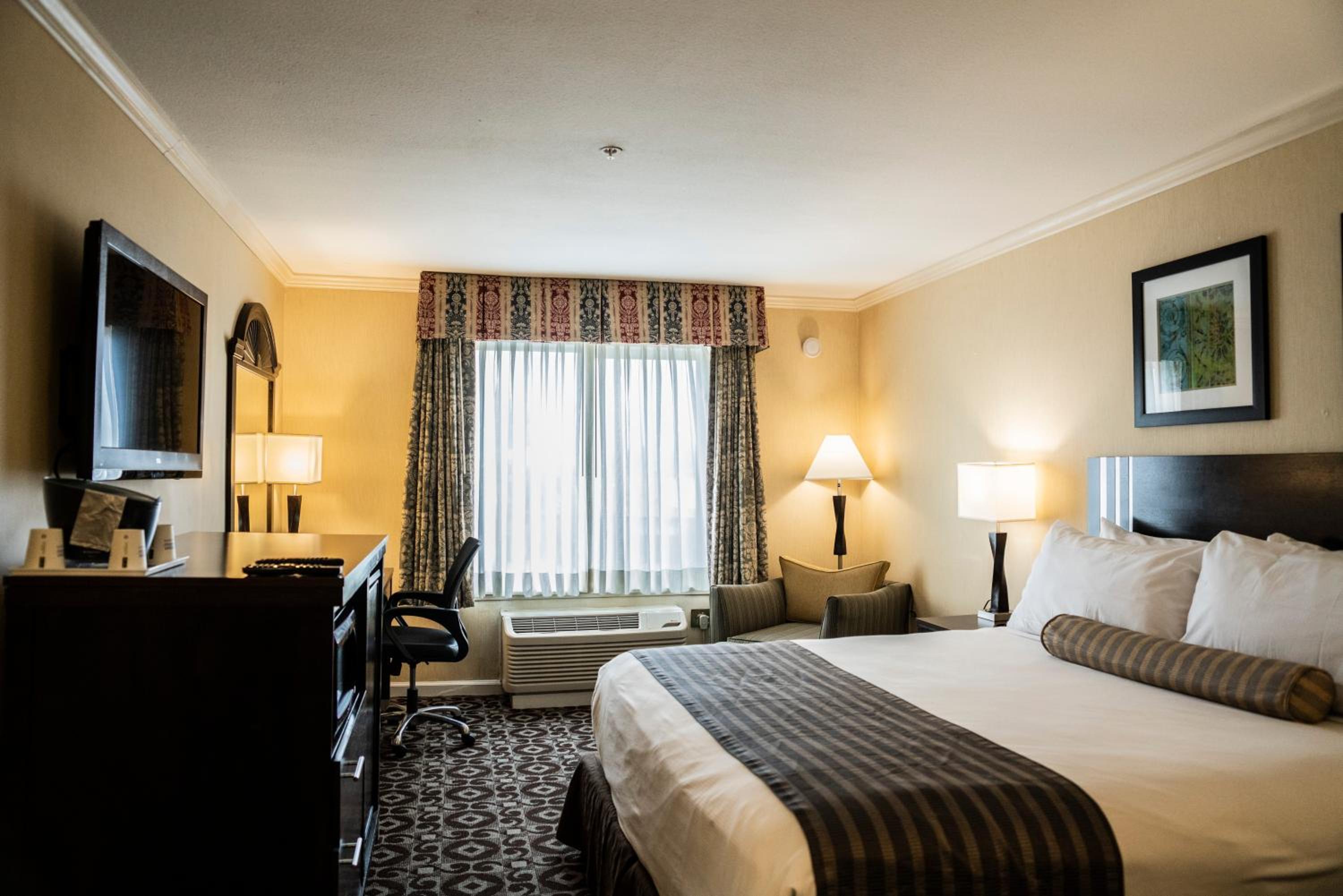 King Room - Non-Smoking - Photo 1