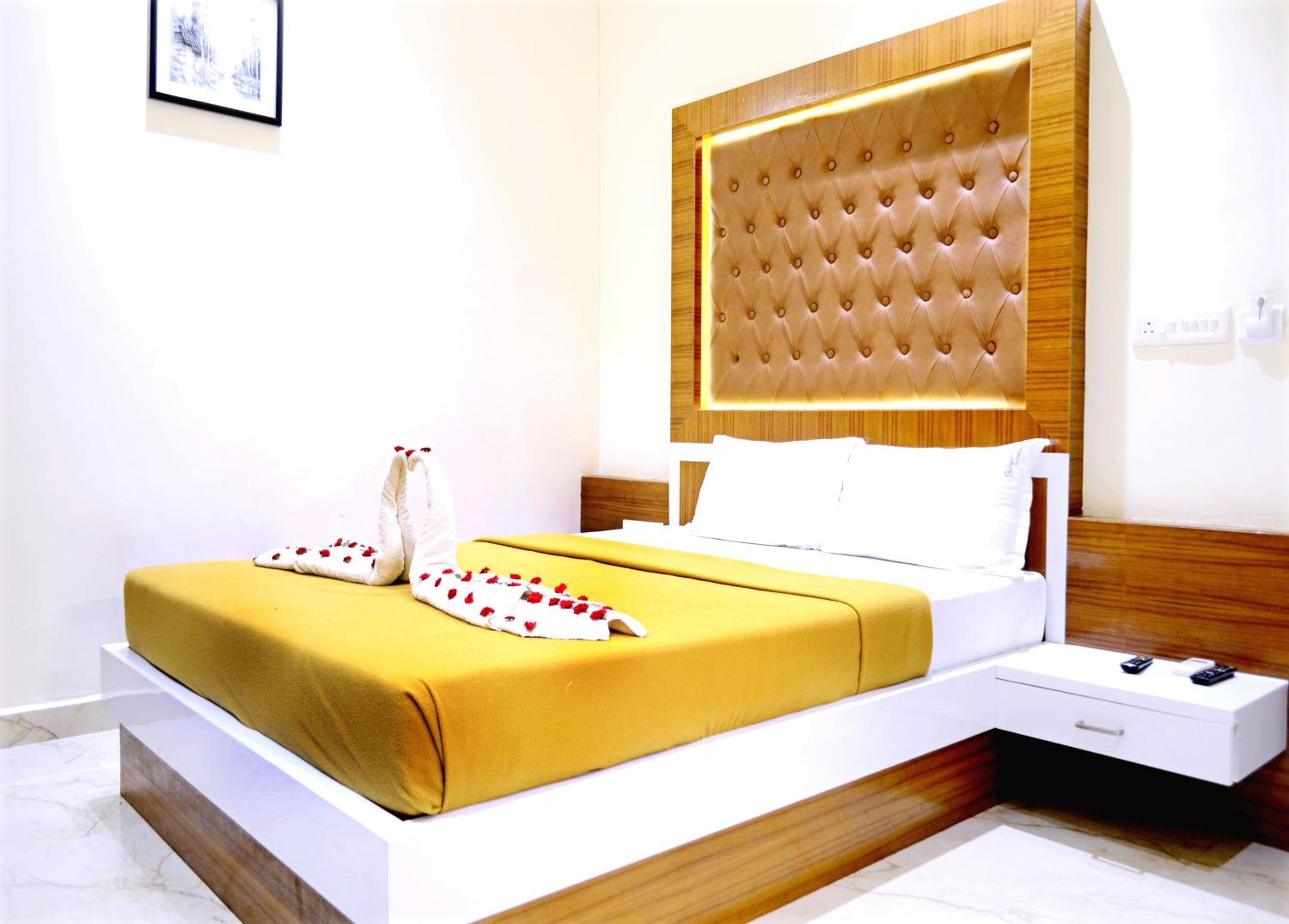 Deluxe Double Room - Photo 1