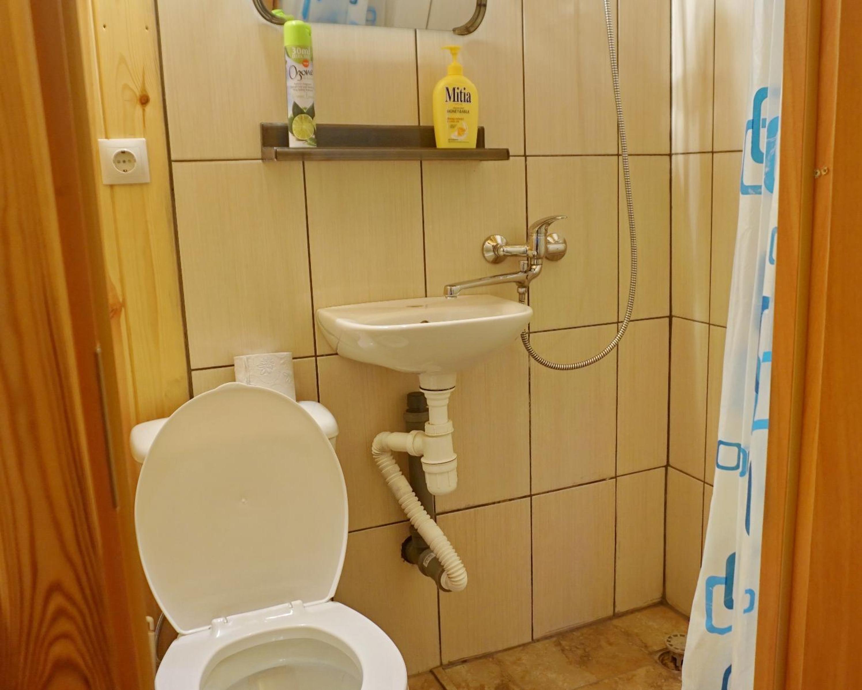 Double Room with Private Bathroom photo 3