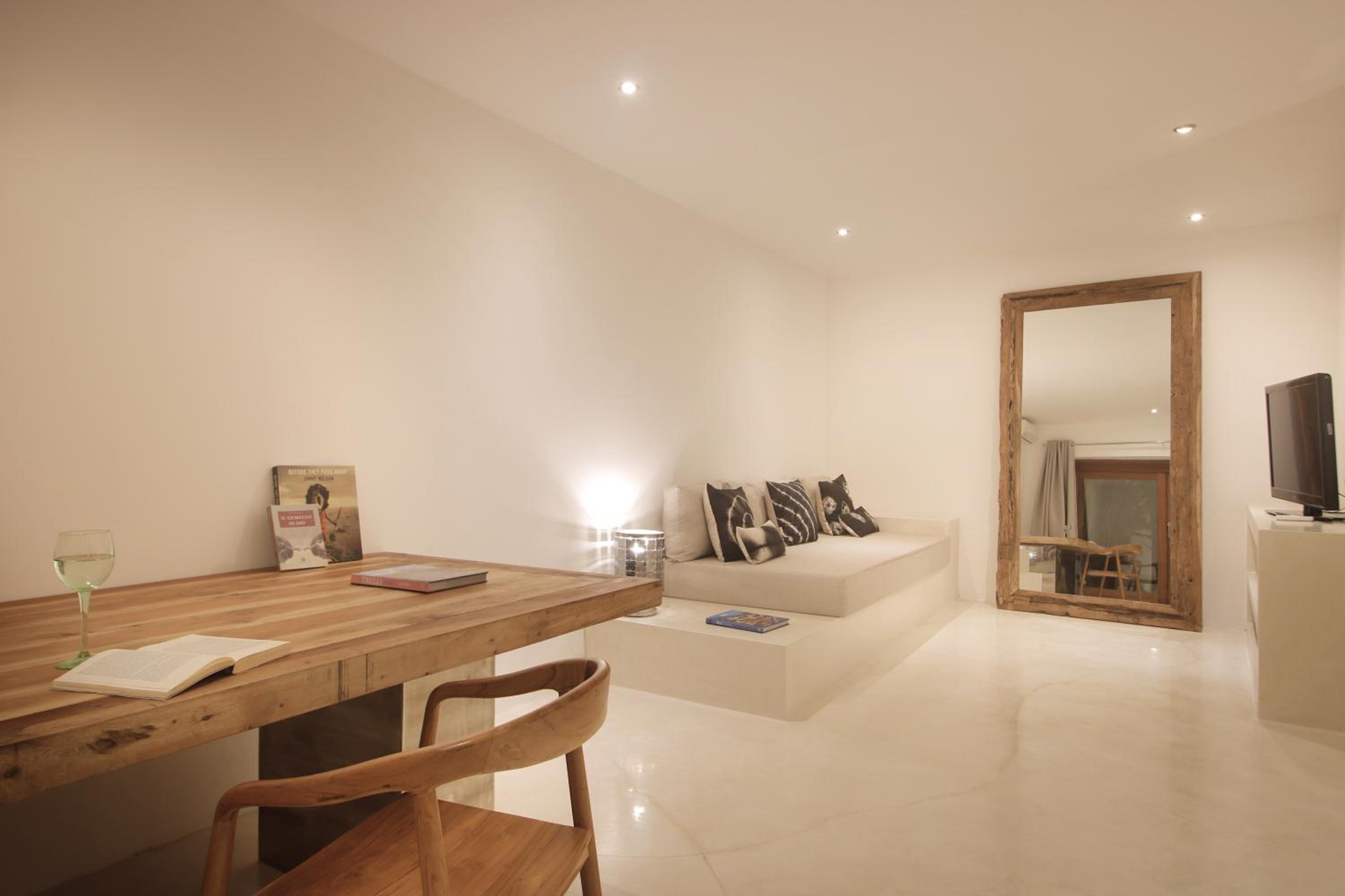 Three-Bedroom Villa with Private Pool - Photo 6