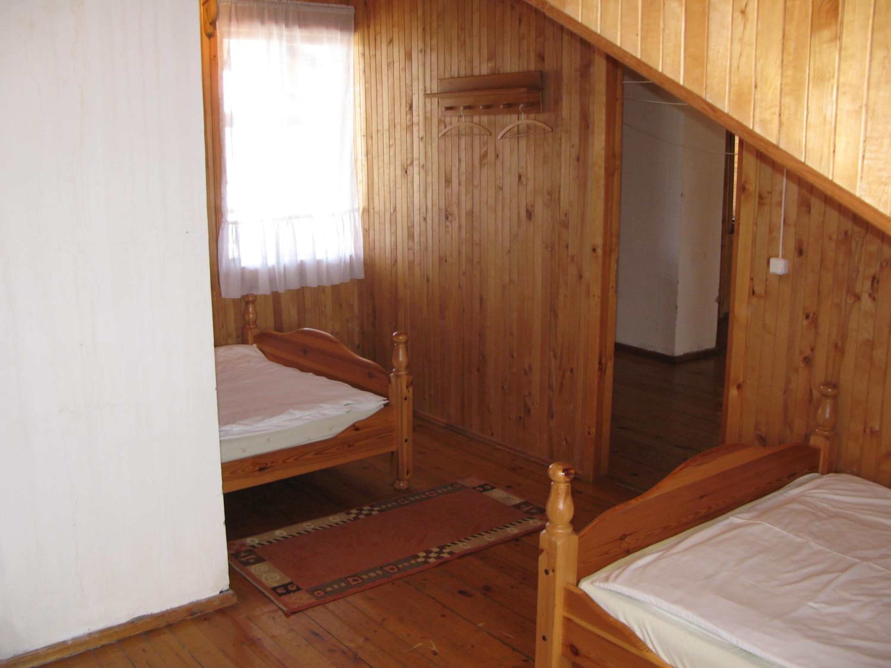 Quadruple Room with Shared Bathroom photo 3