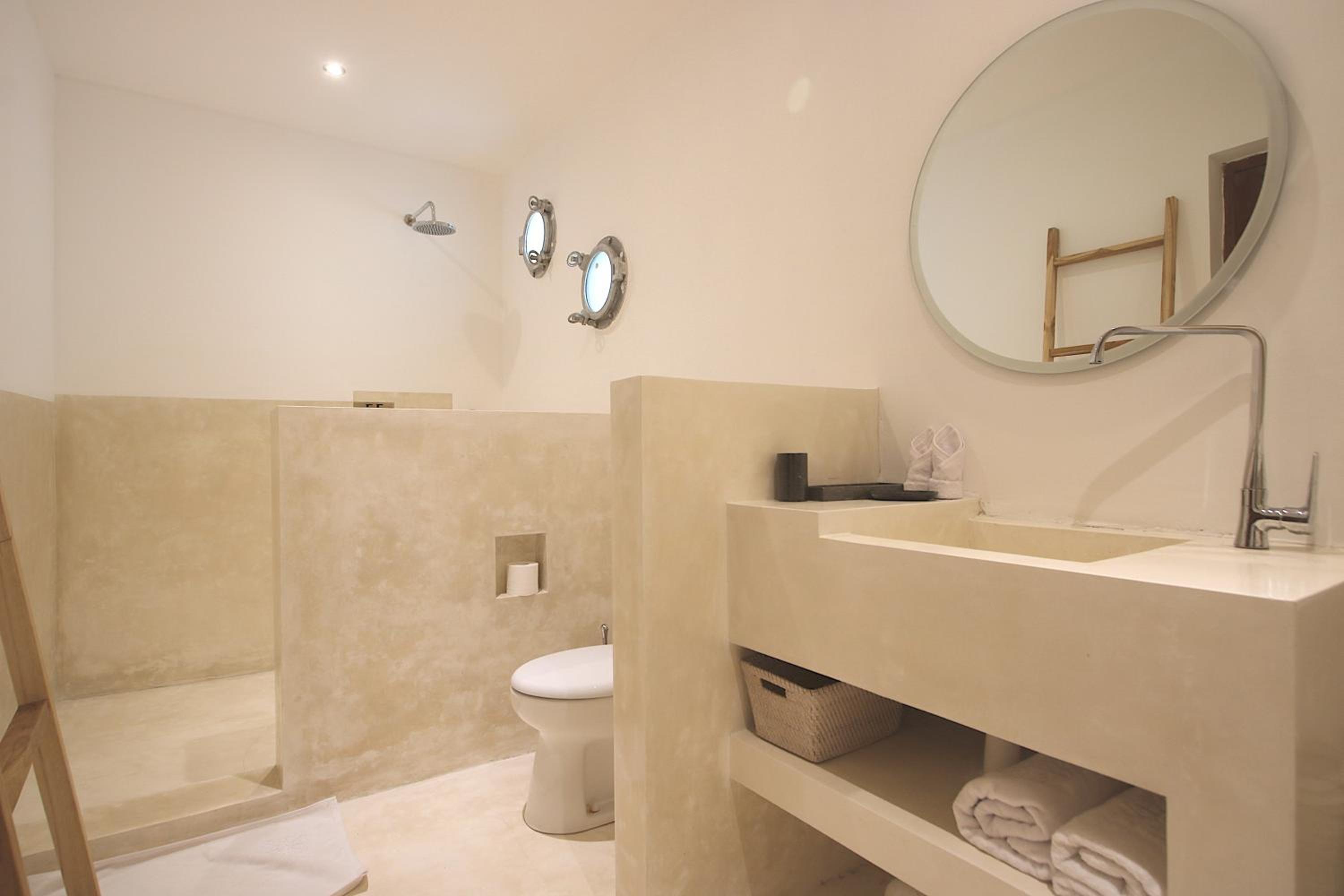 Three-Bedroom Villa with Private Pool - Photo 26