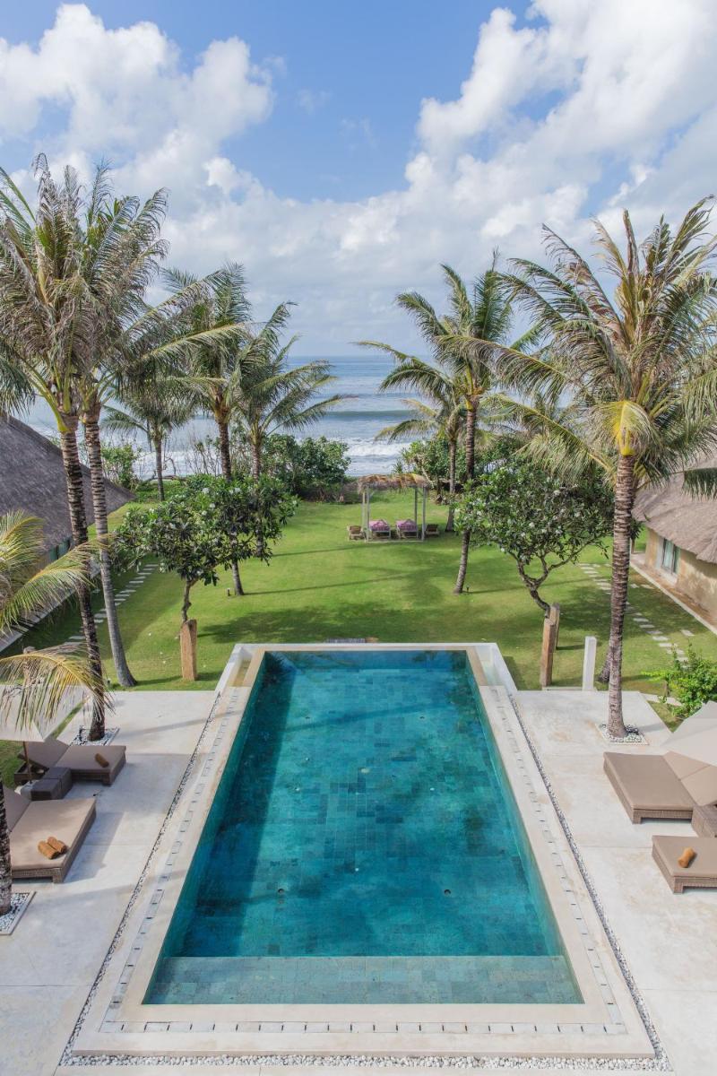 Five Bedroom Villa with Private Pool - Beach Front photo 2