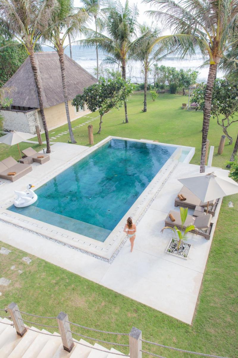 Villa - Beach Front photo 2