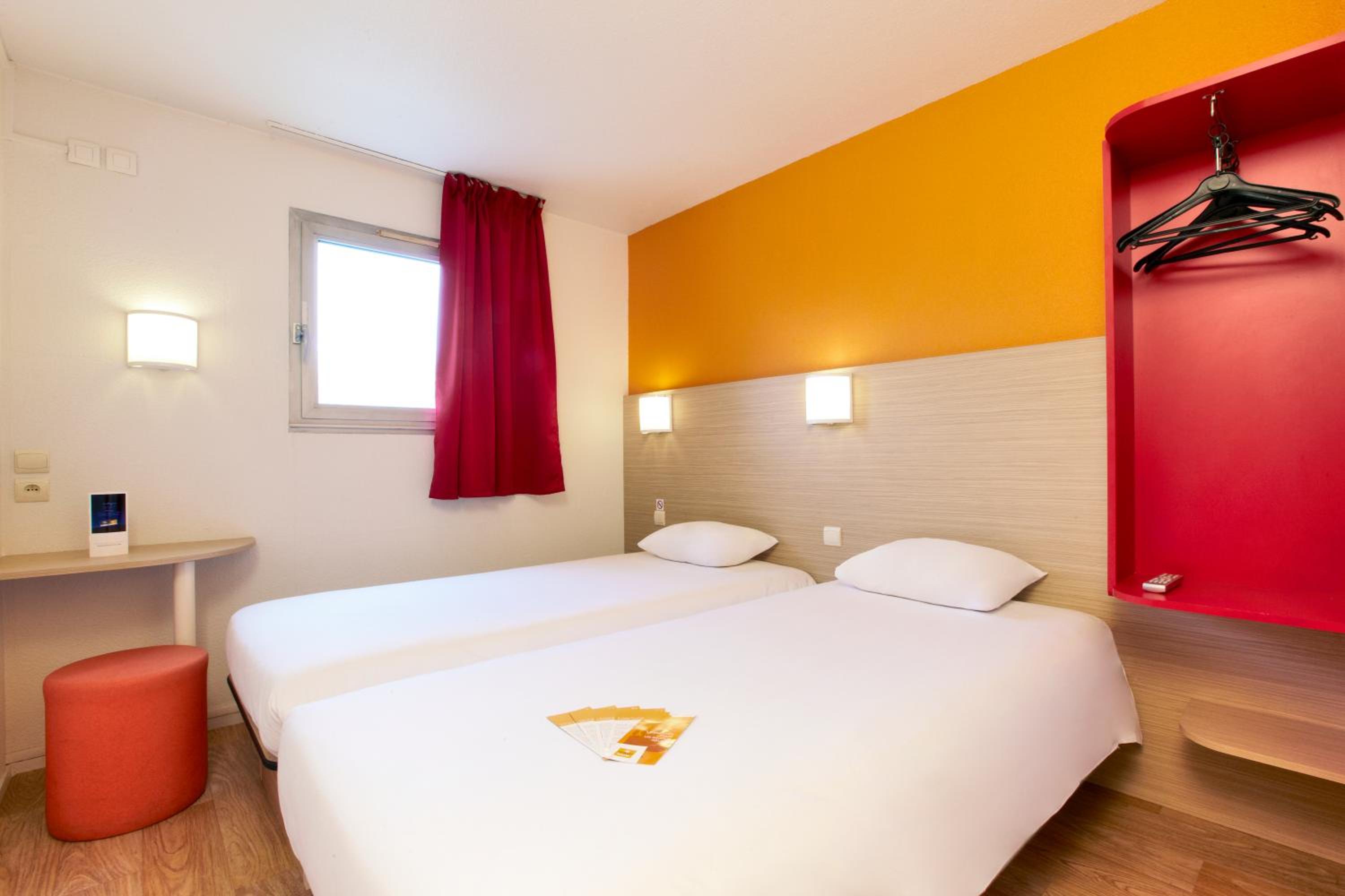 Twin Room - Photo 1