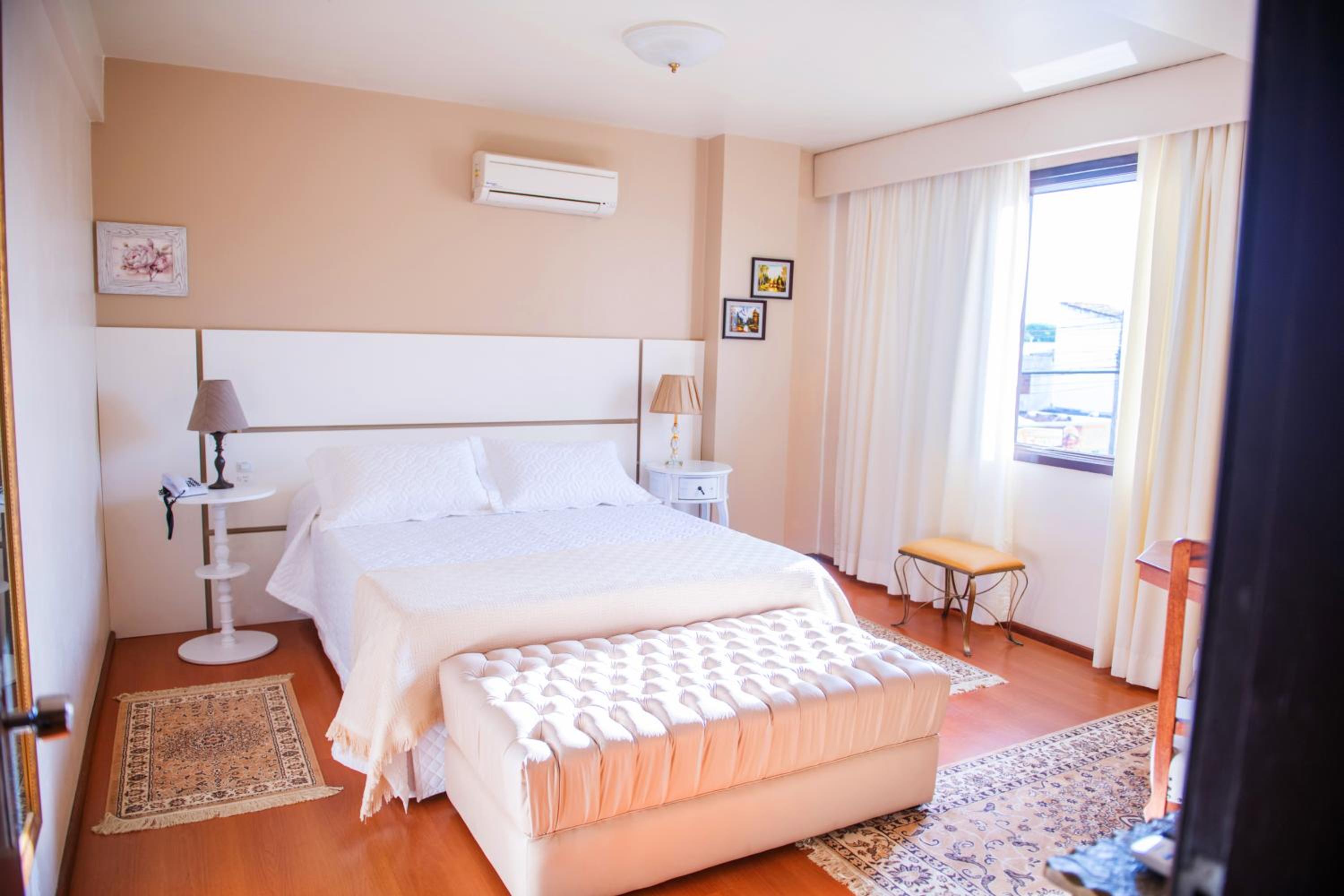 Deluxe Double or Twin Room with Pool View photo 2