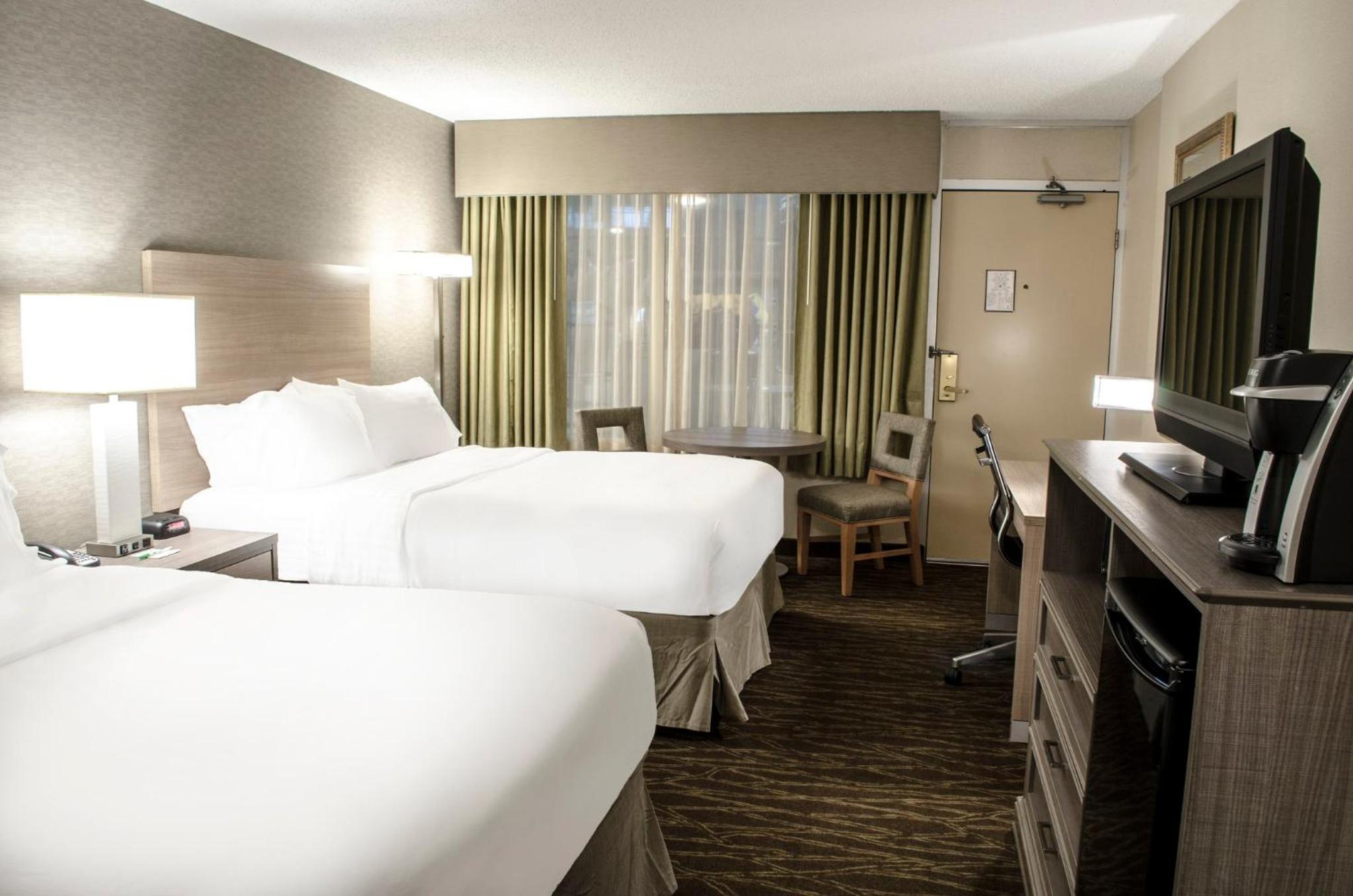 Queen Room with Two Queen Beds and Pool Access - Mobility/Communications Accessible