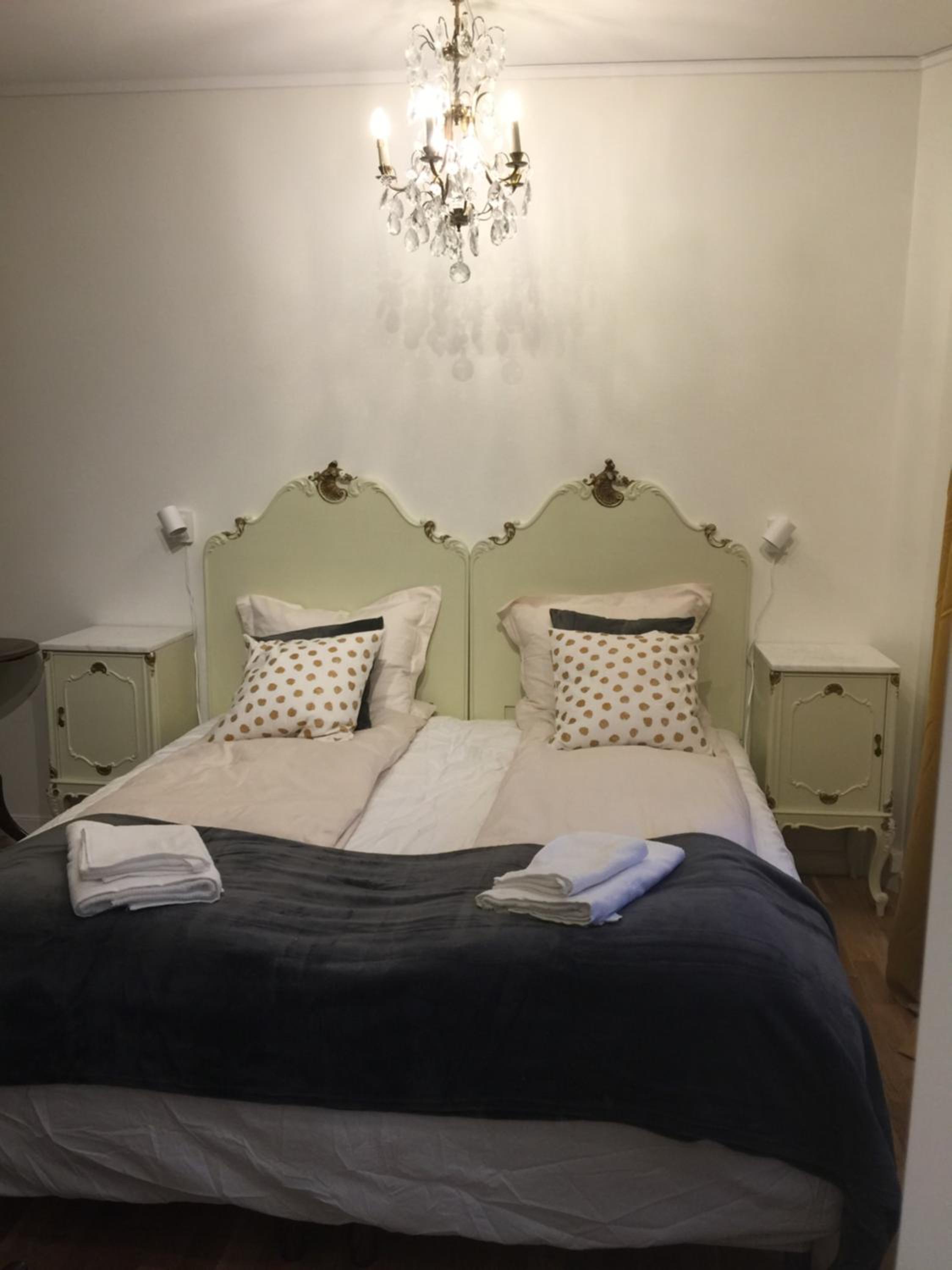 Deluxe Double or Twin Room with City View - Photo 9