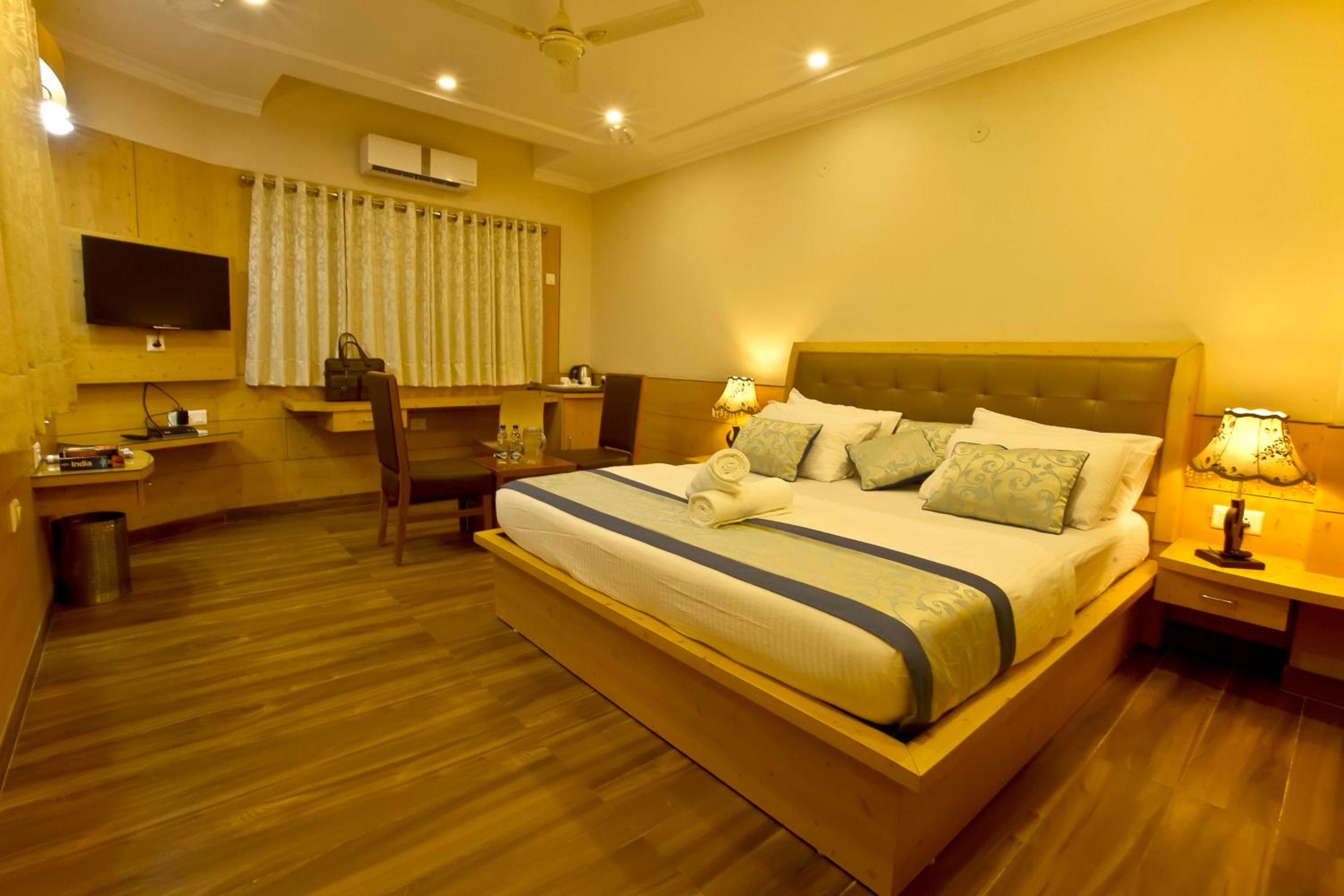 Double Room with Mountain View - Photo 6