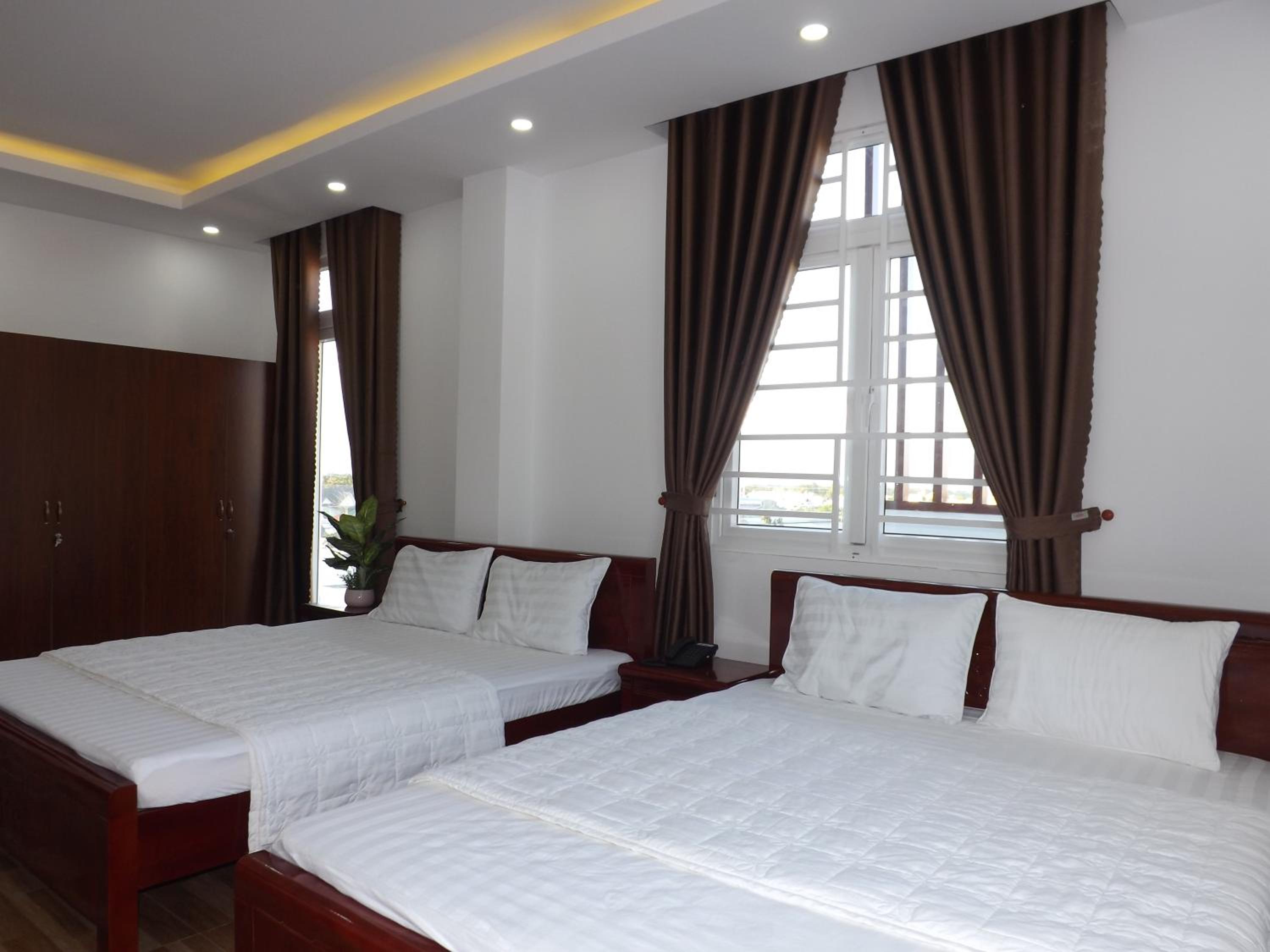 Quadruple Room with Balcony photo 2