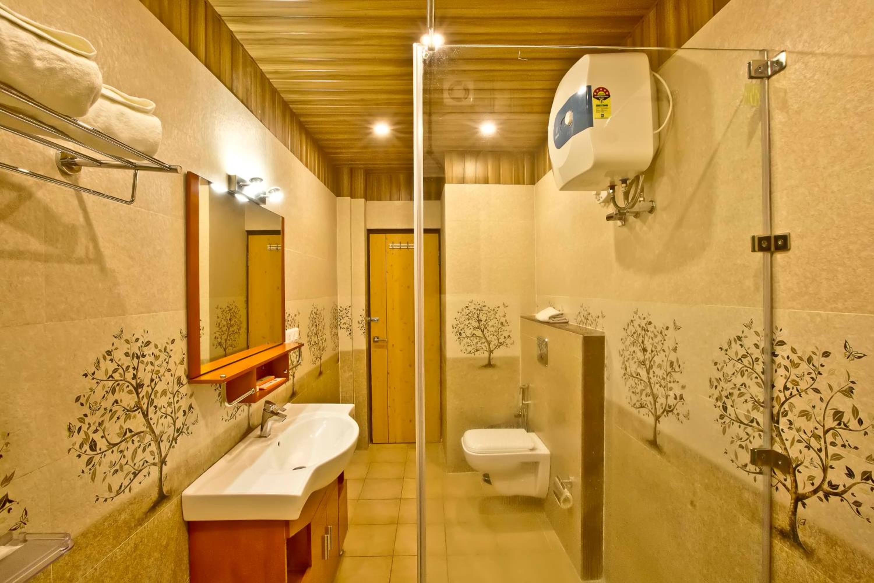 King Suite - Photo 6