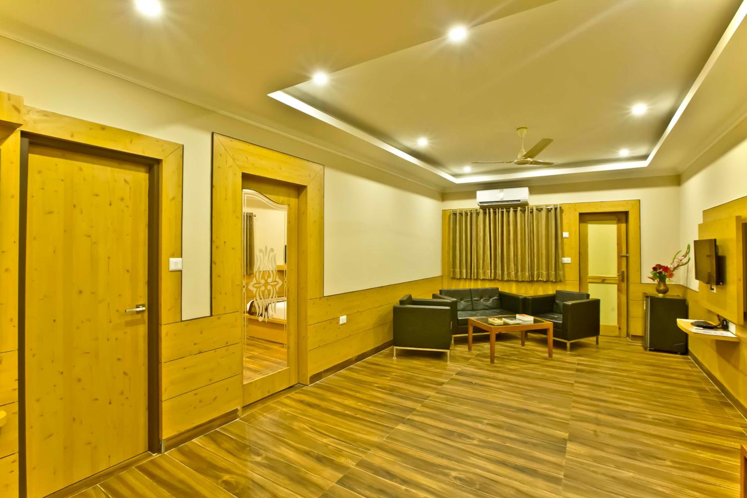 King Suite - Photo 7