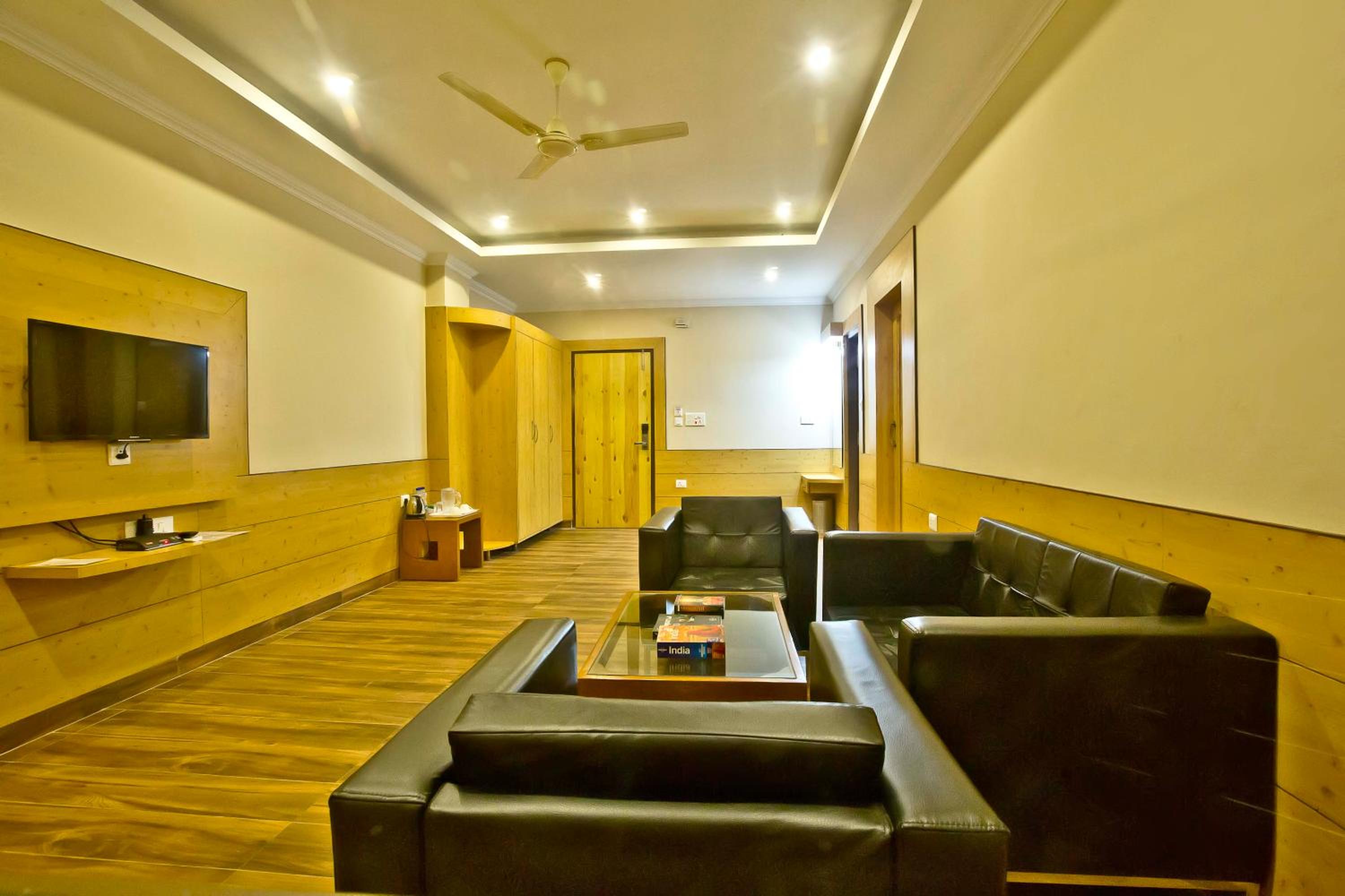 King Suite - Photo 5