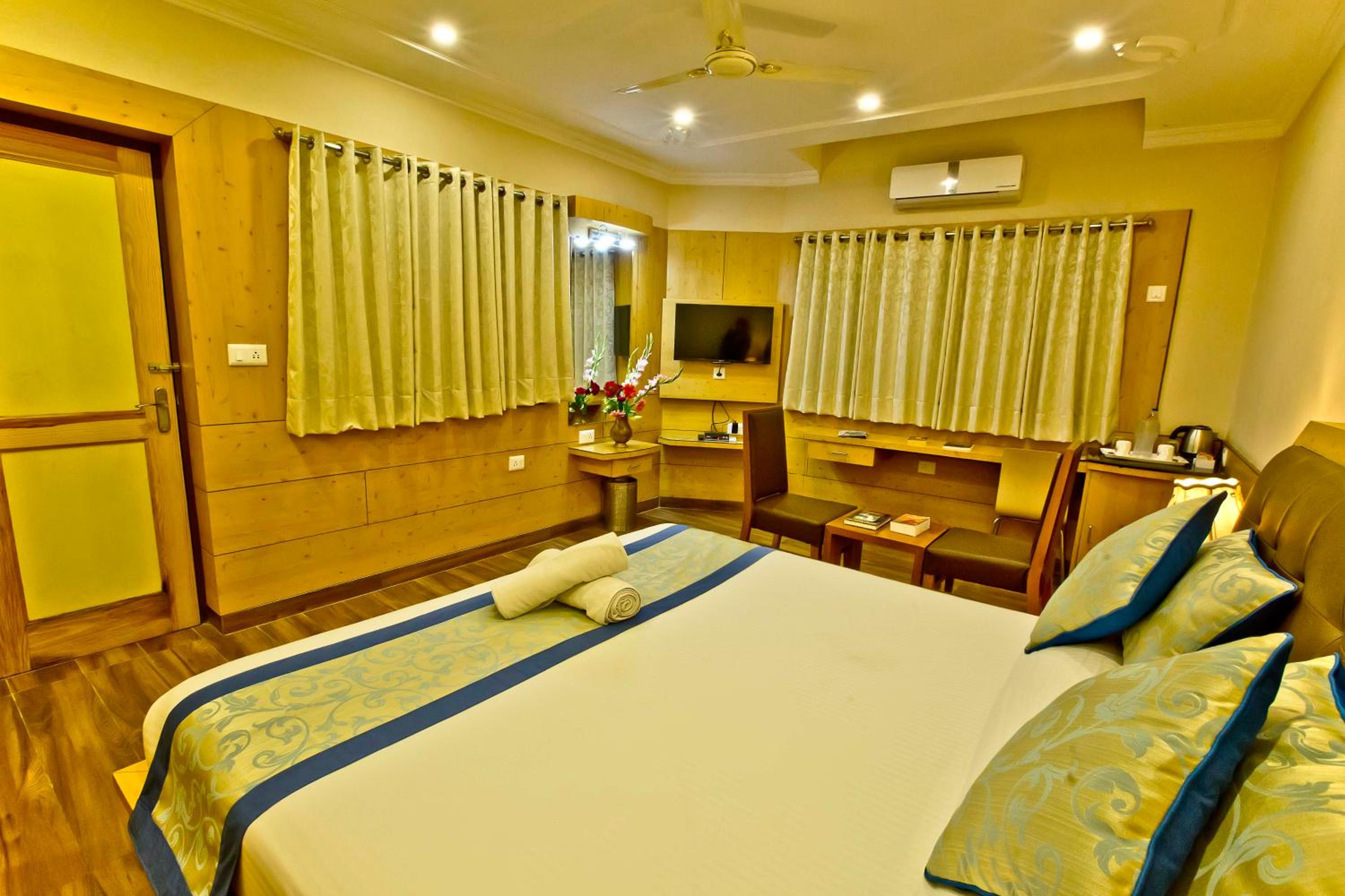 King Suite - Photo 1
