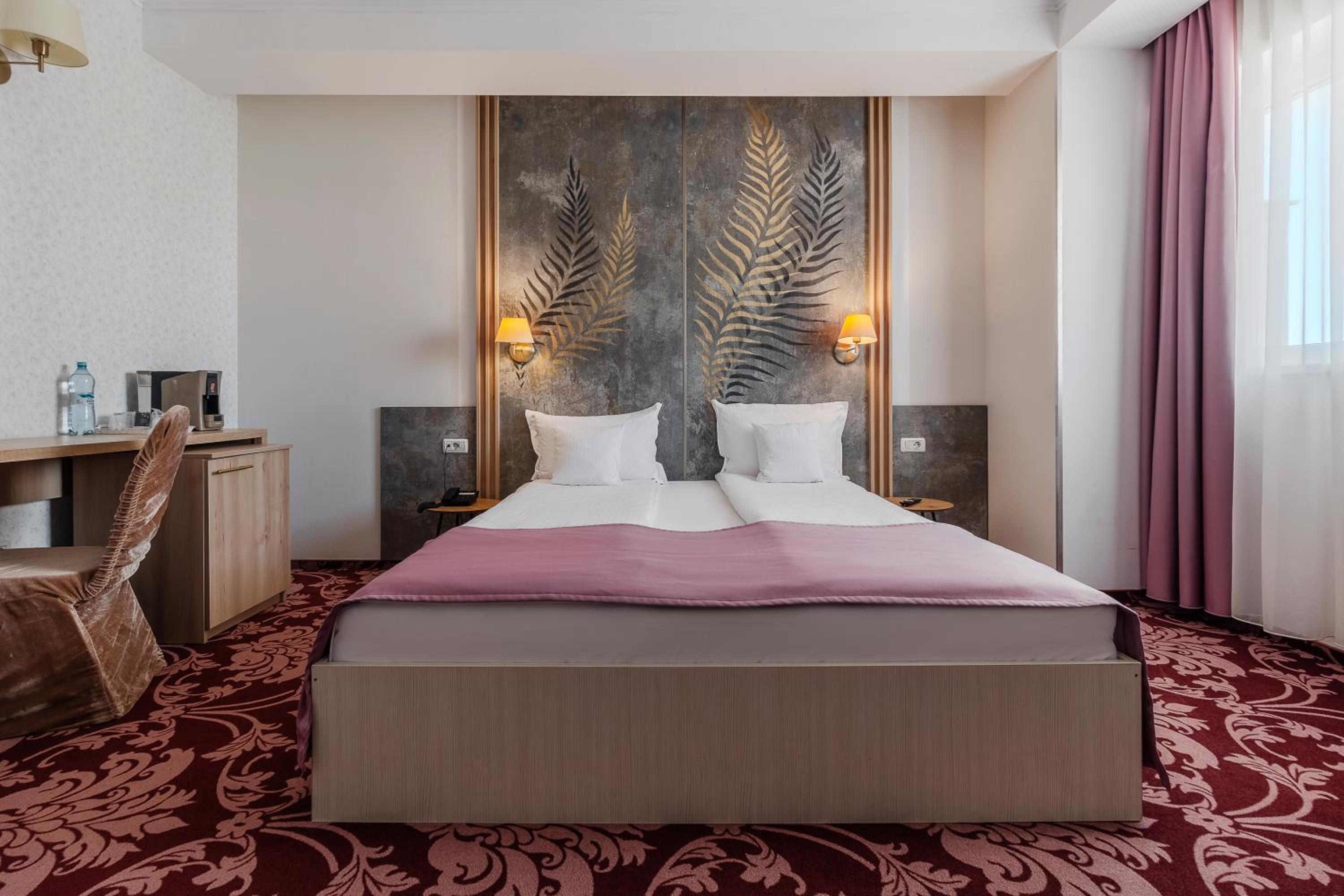 Single Room with Indoor Pool and Jacuzzi Access