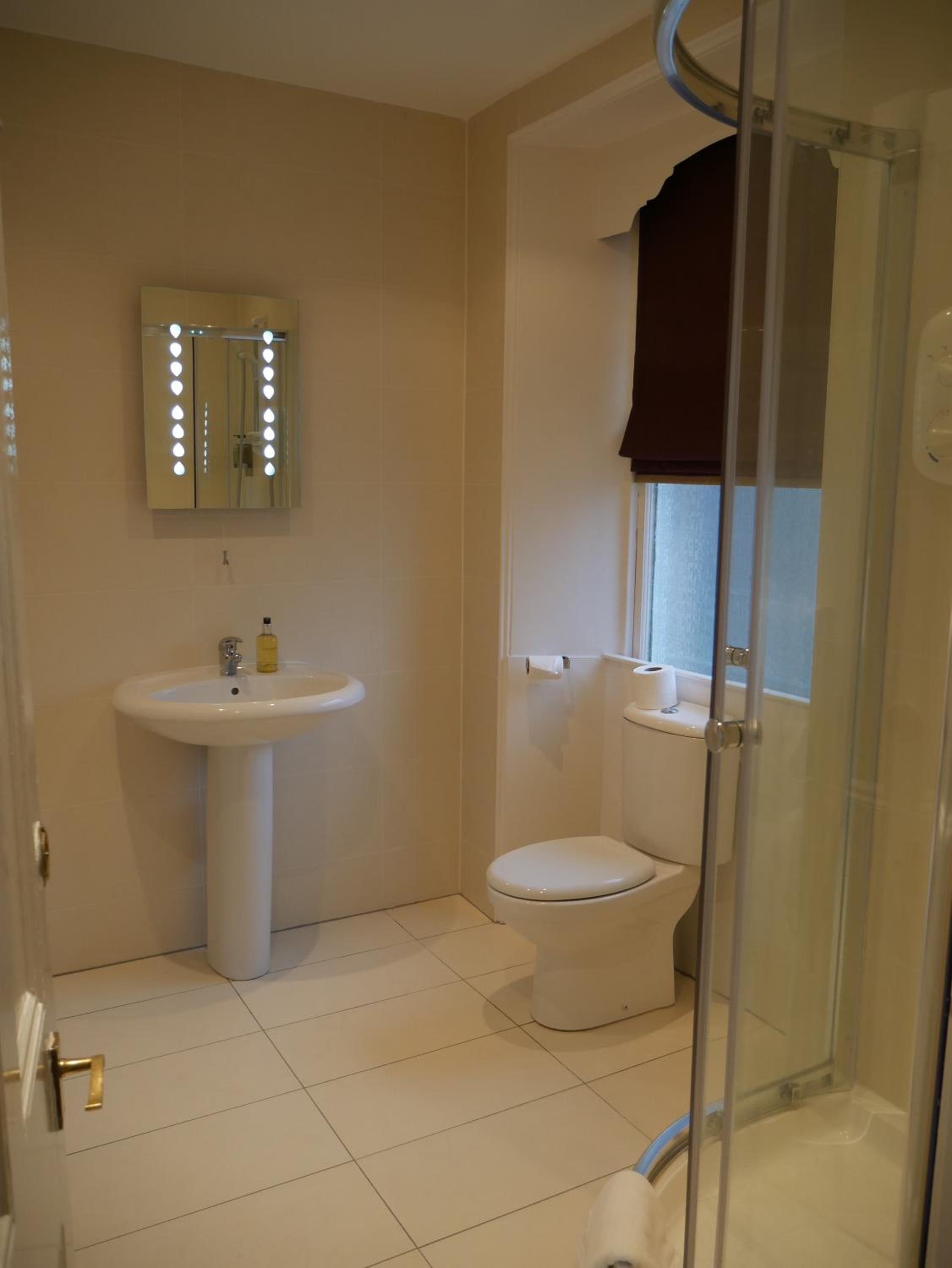 Standard Twin Room photo 3