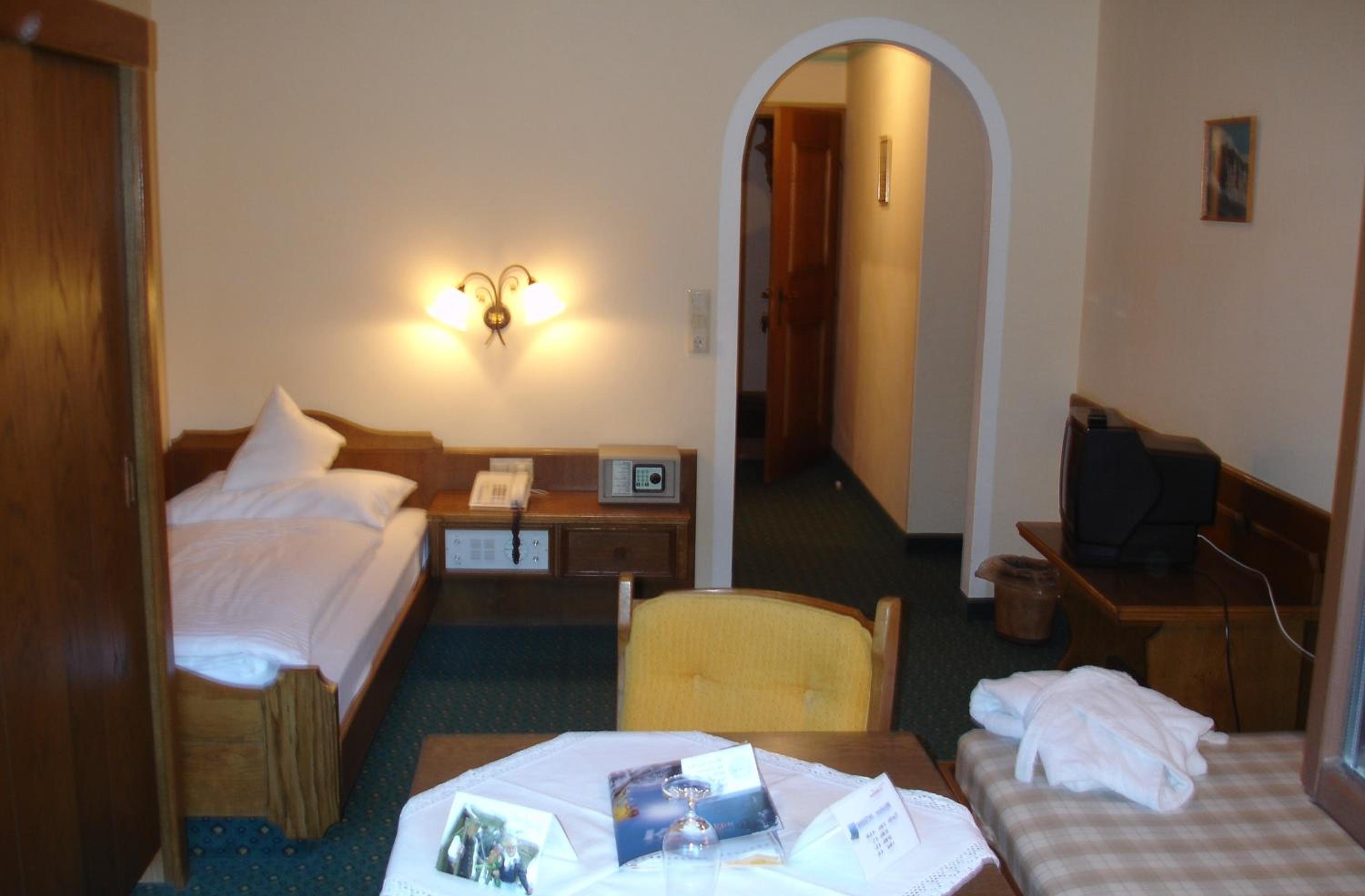 Single Room photo 3