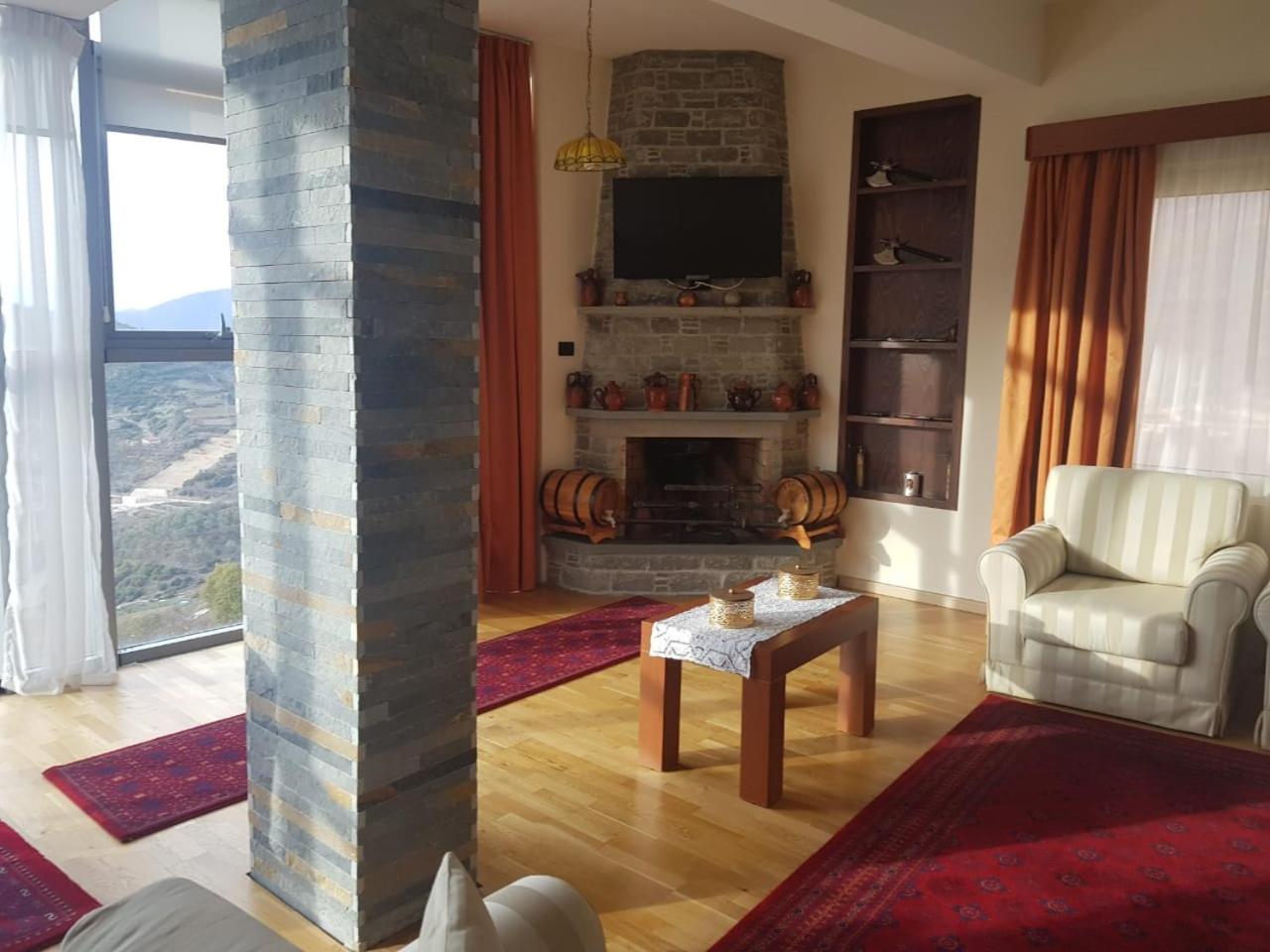 Suite with Mountain View