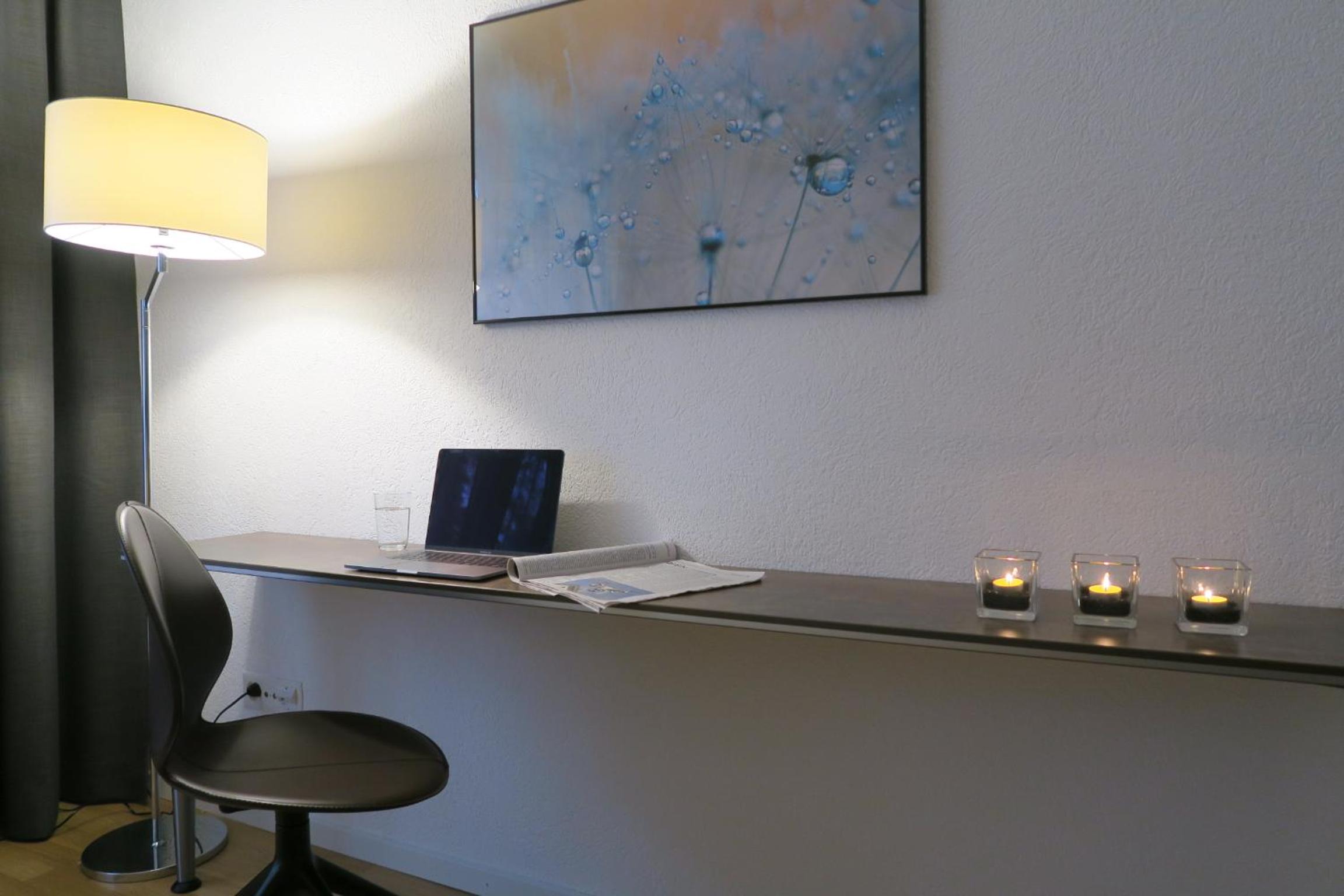 Apartment with Balcony - Photo 2