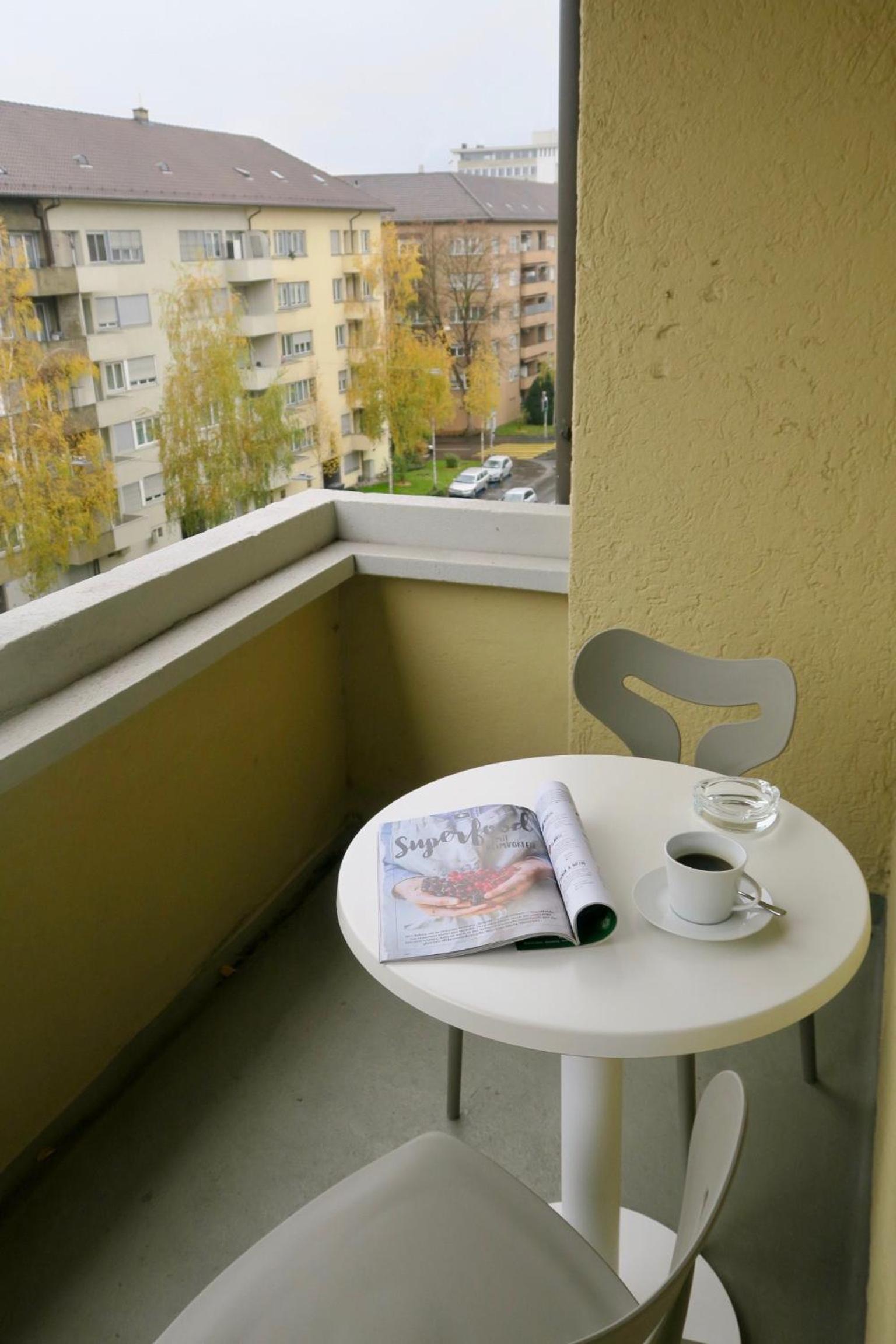 Apartment with Balcony - Photo 18