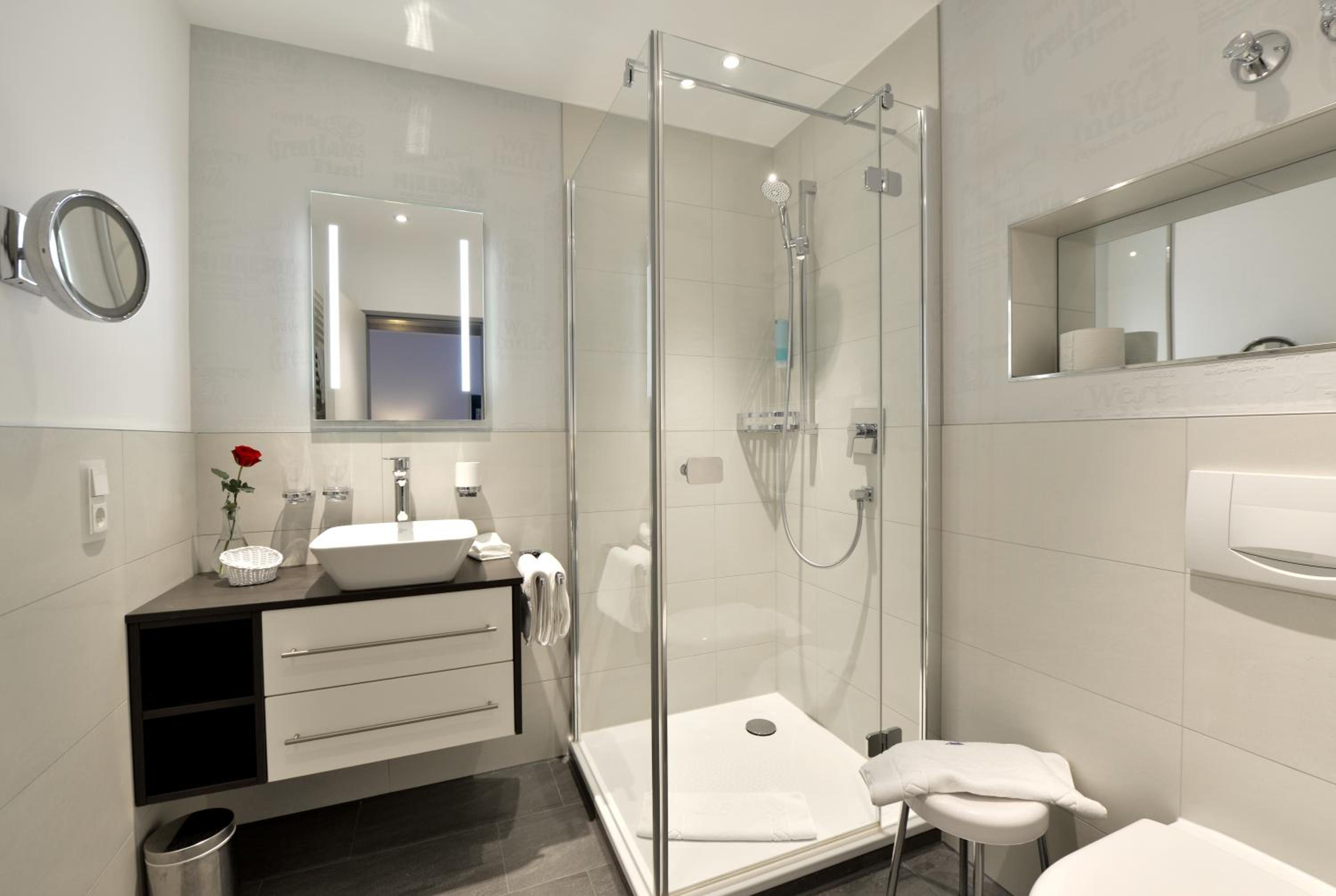 Double or Twin Room - Photo 7
