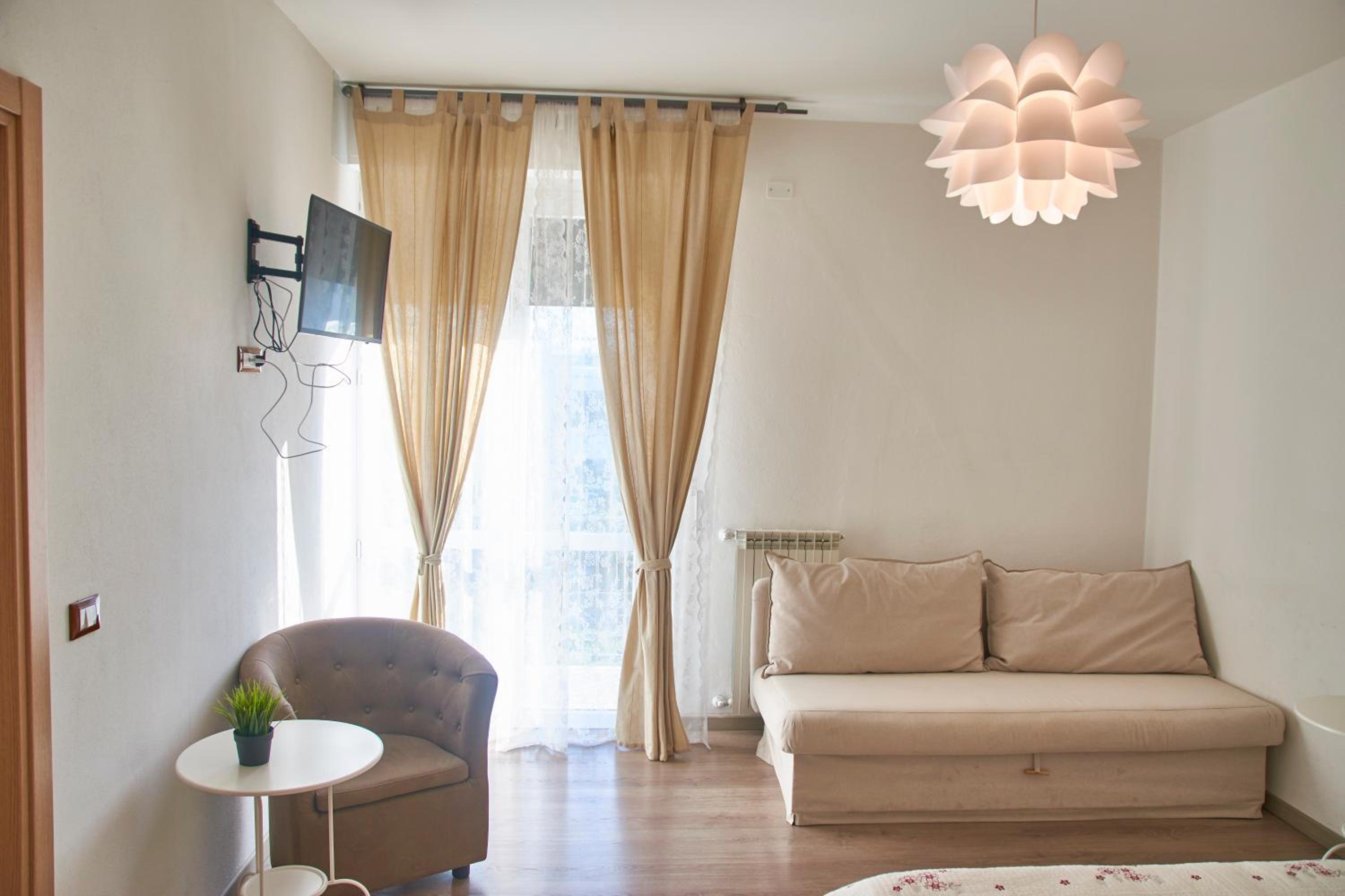 Triple Room with Private Bathroom photo 3