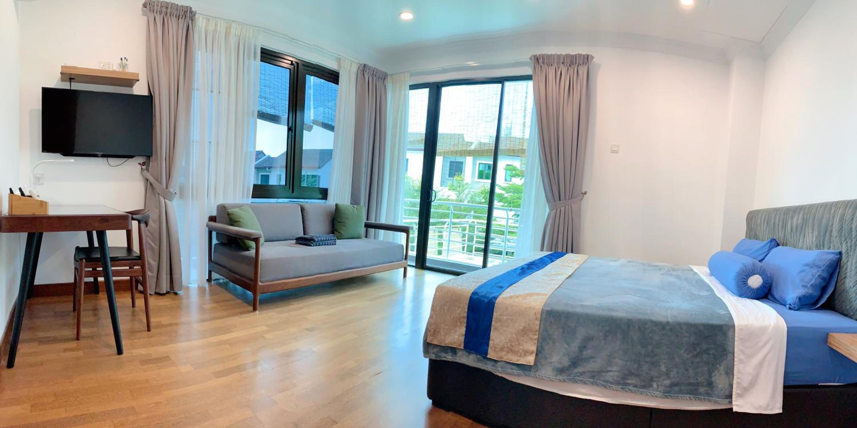 Double Room with Balcony (2 Adults + 1 Child) photo 1