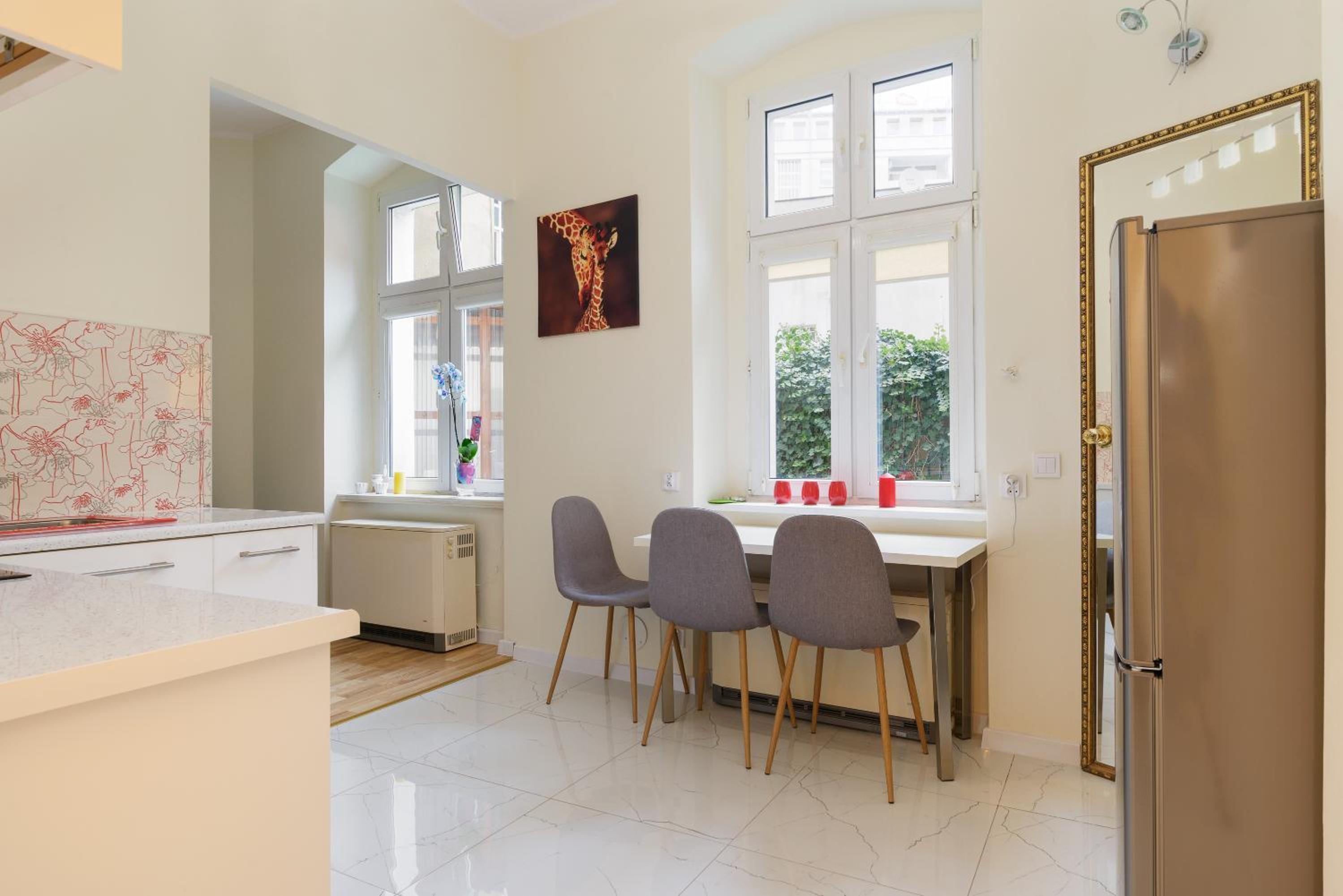 One-Bedroom Apartment - Photo 6