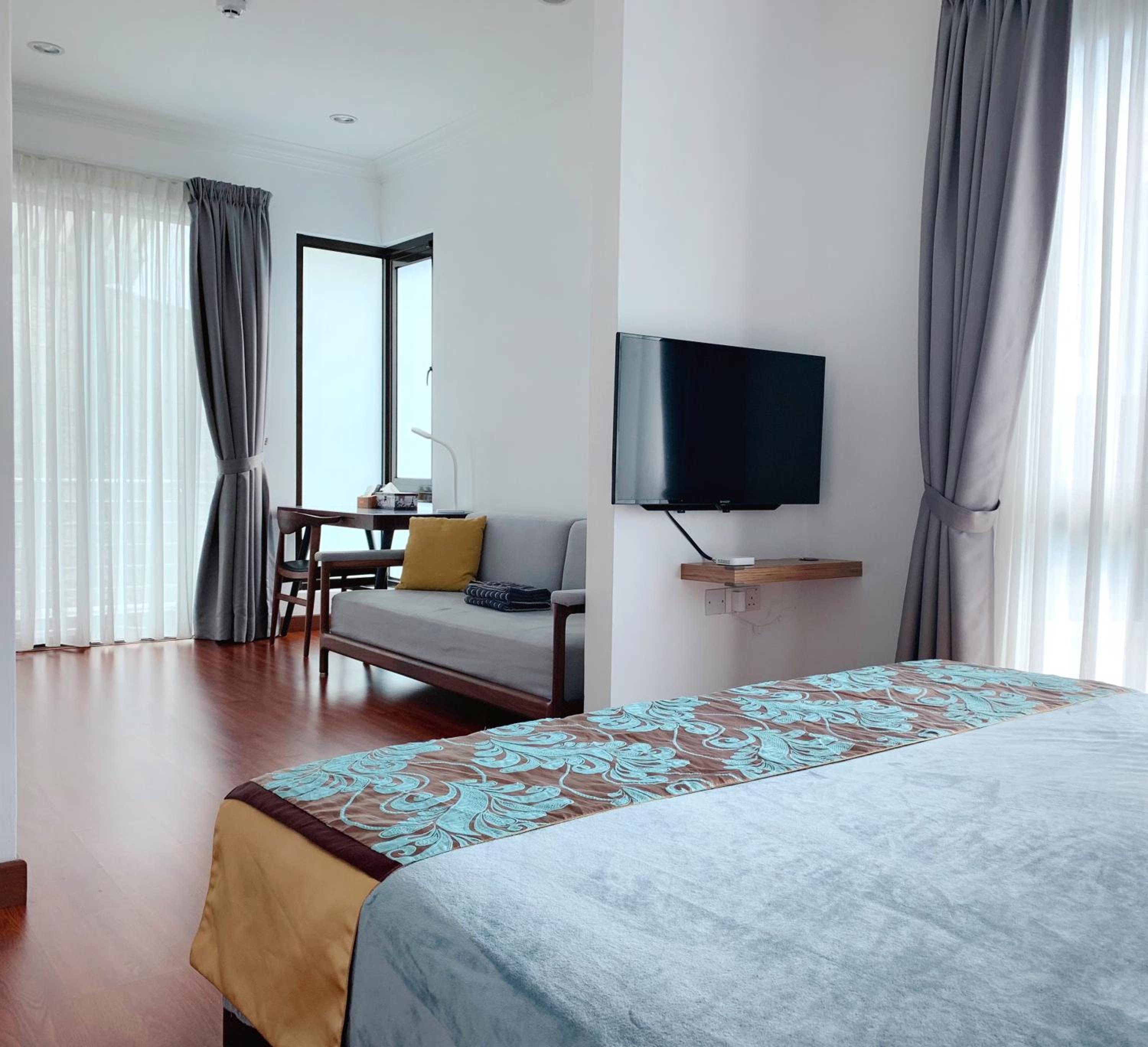 Double Room with Balcony (2 Adults + 1 Child) photo 1