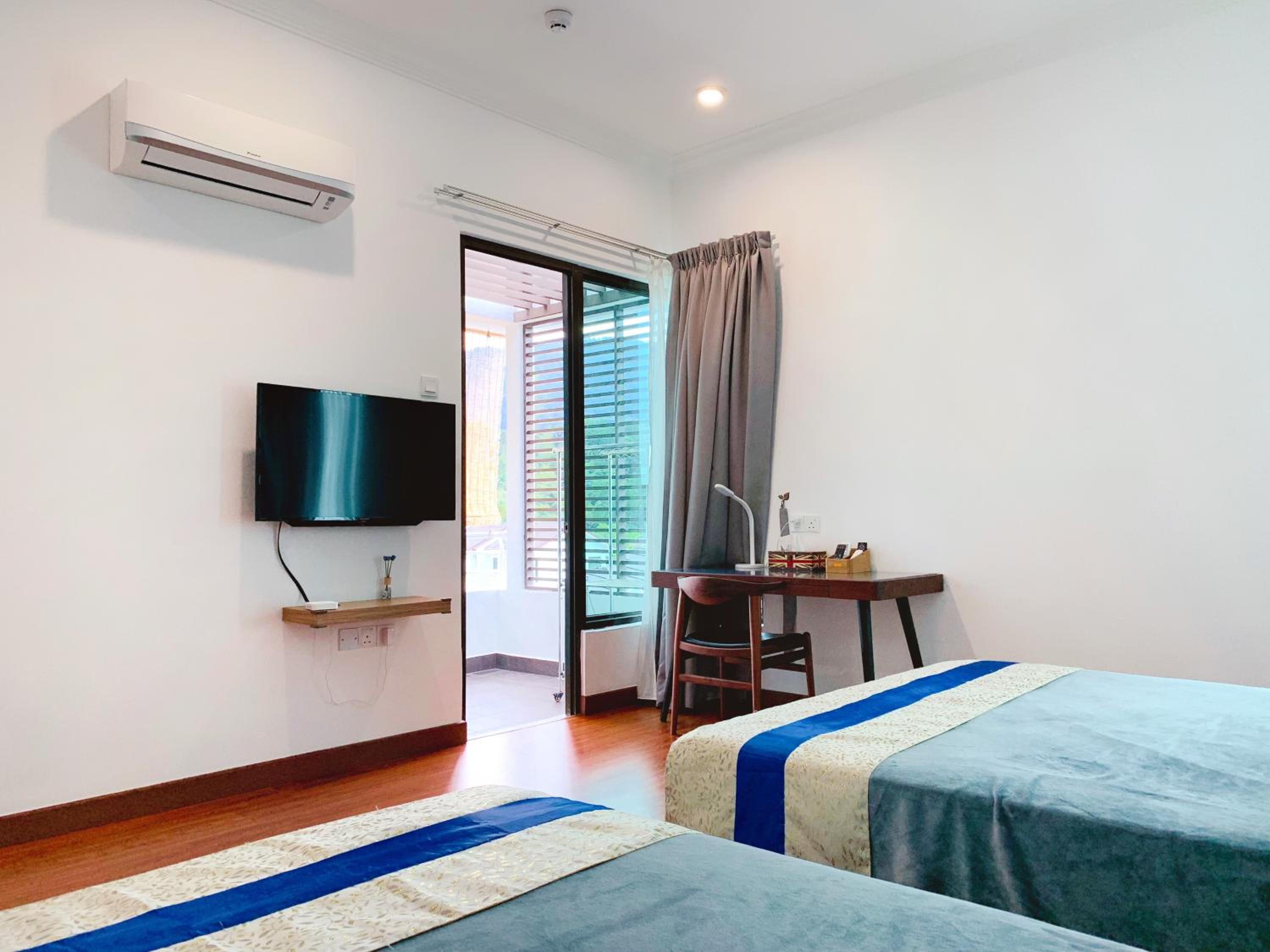 Quadruple Room with Balcony photo 1