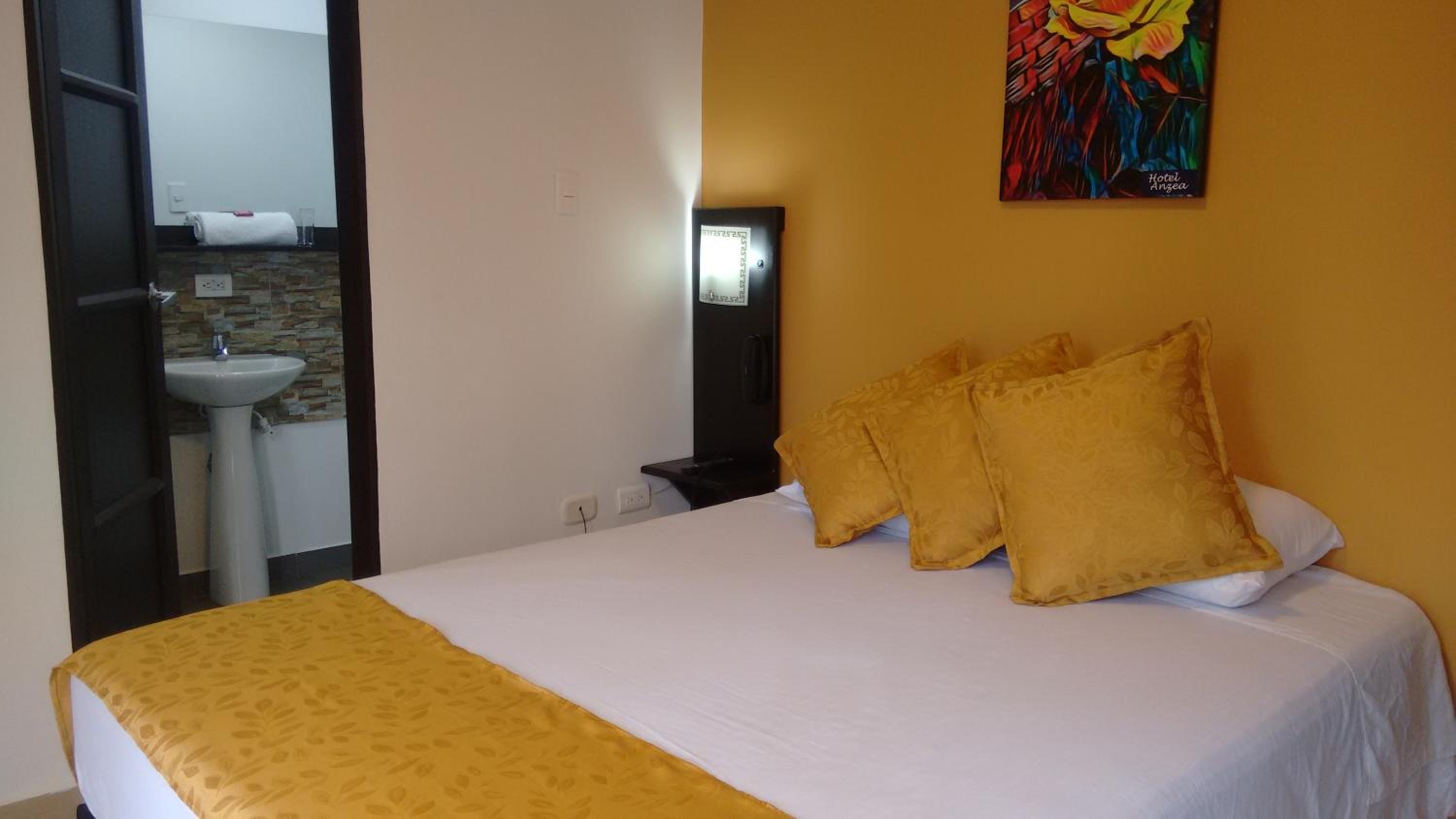 Large Double Room photo 1