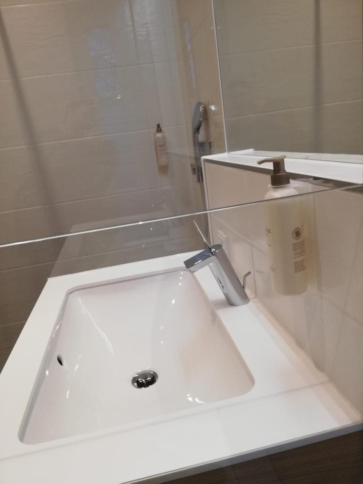 Double Room - Photo 14