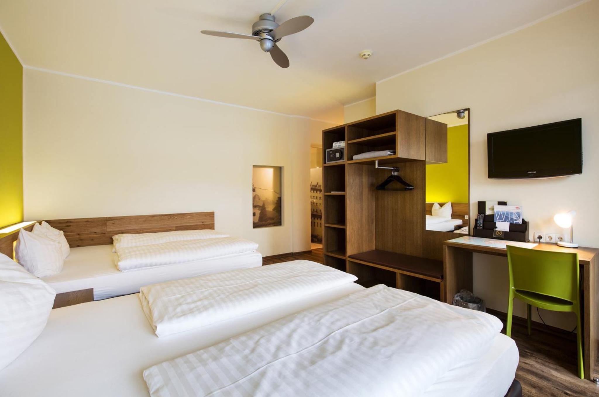 Quadruple Room - Photo 9