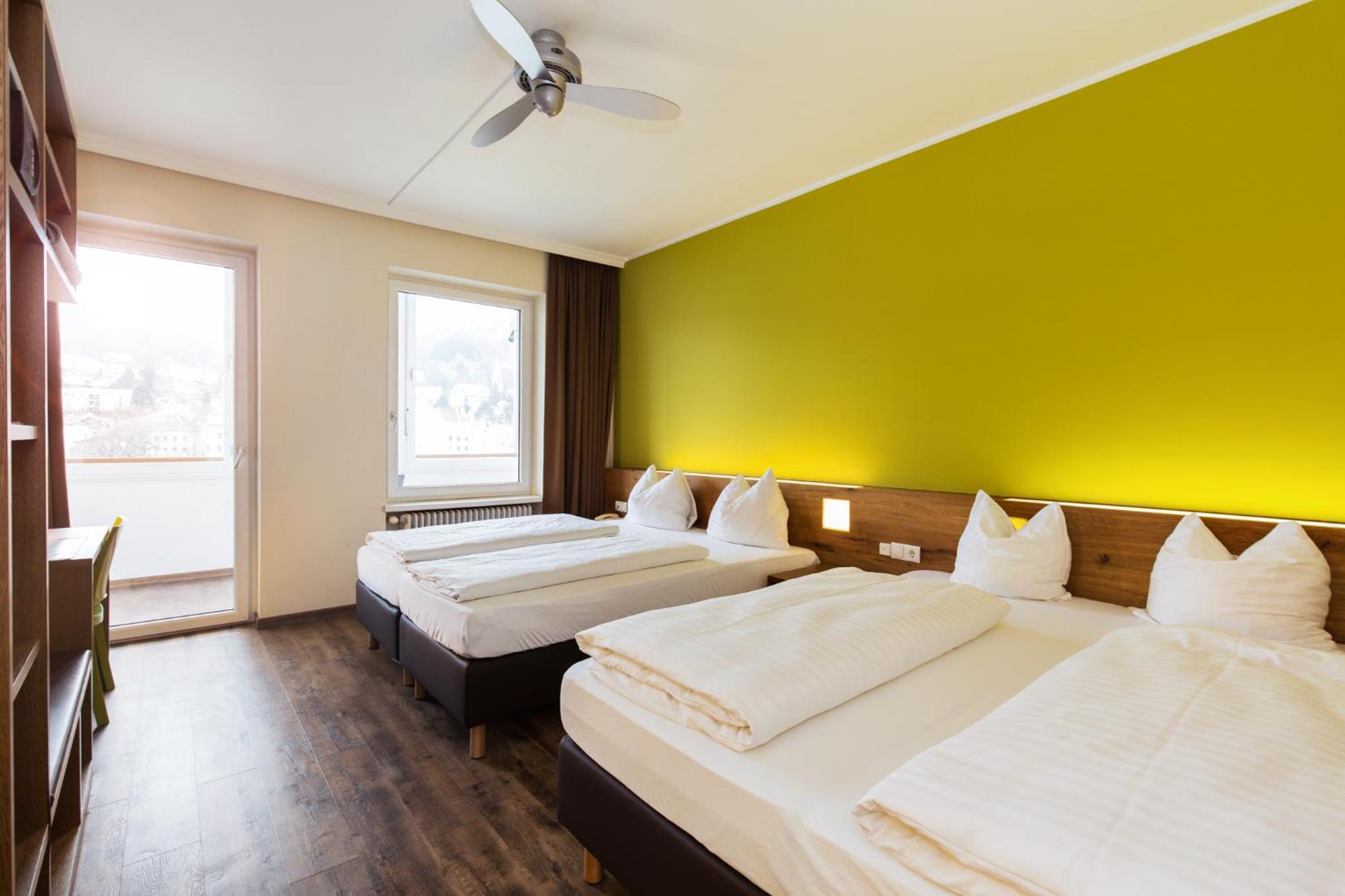 Quadruple Room - Photo 12