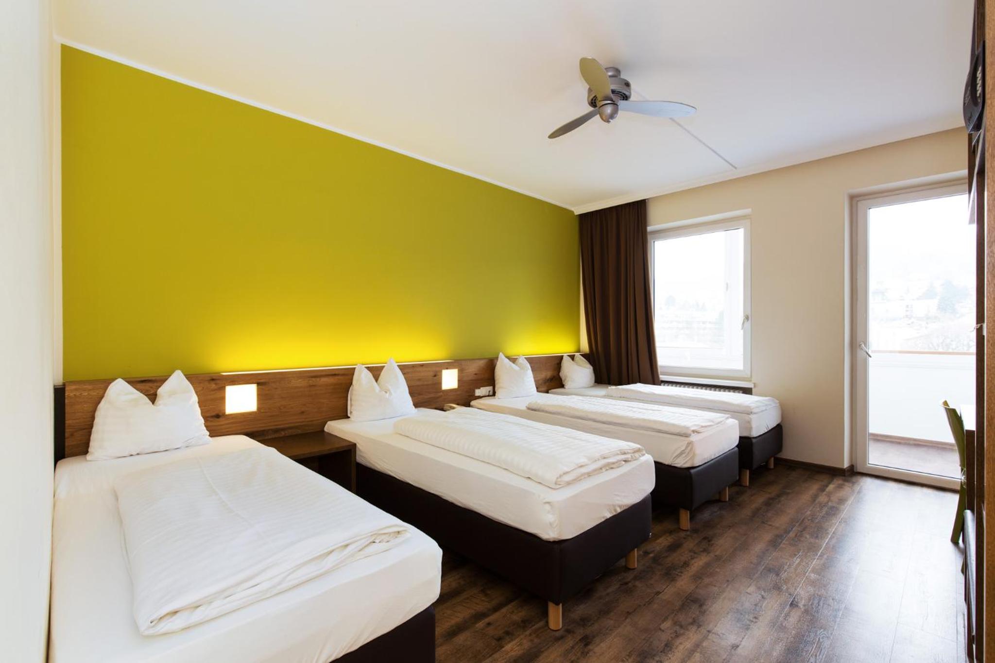 Quadruple Room - Photo 1