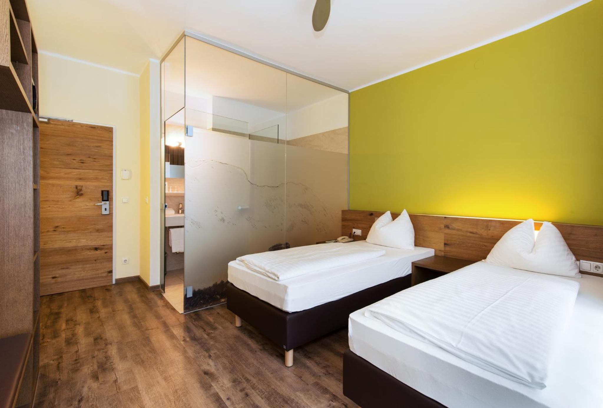 Double Room - Photo 8