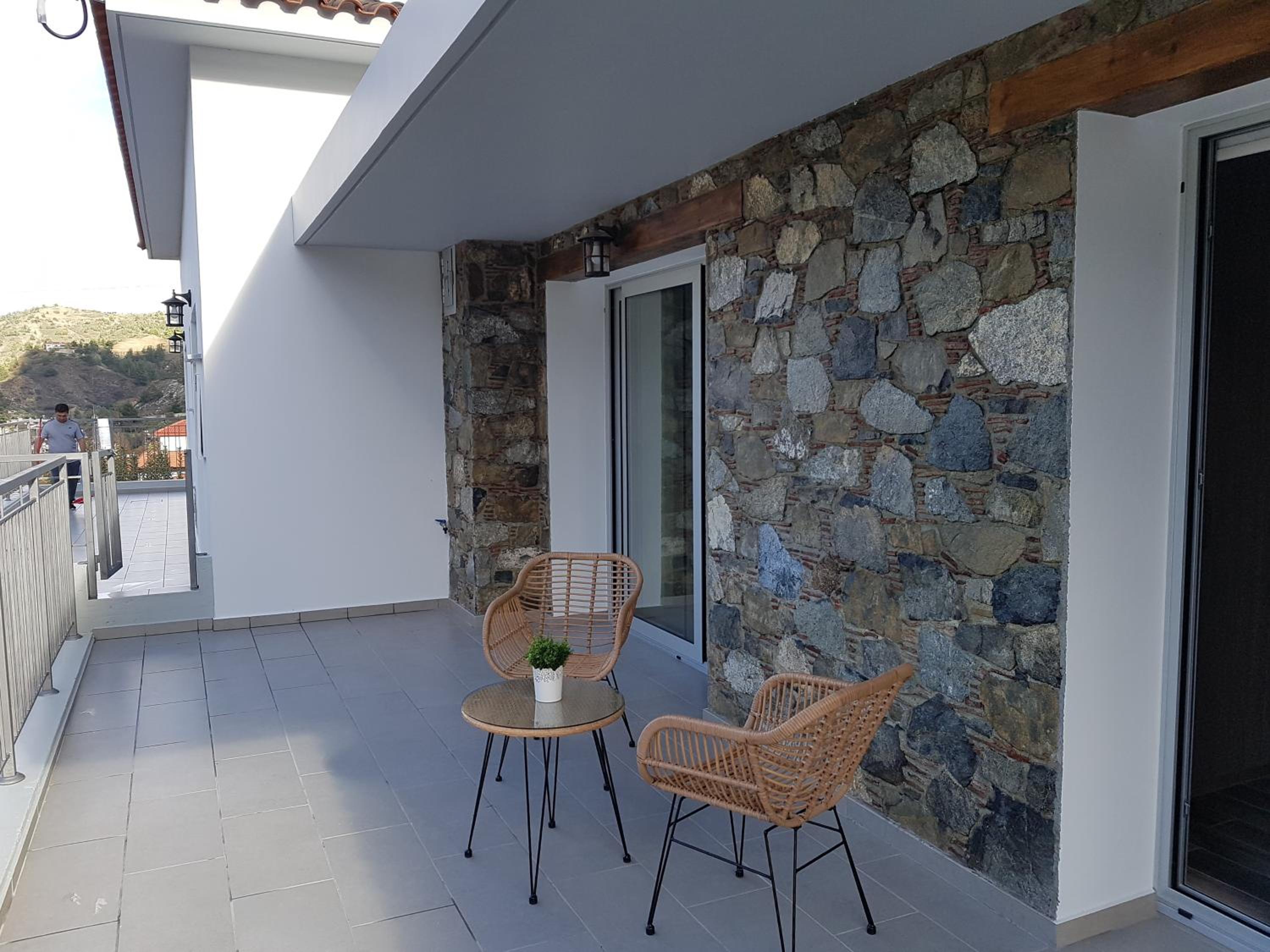 Apartment with Terrace - Photo 11