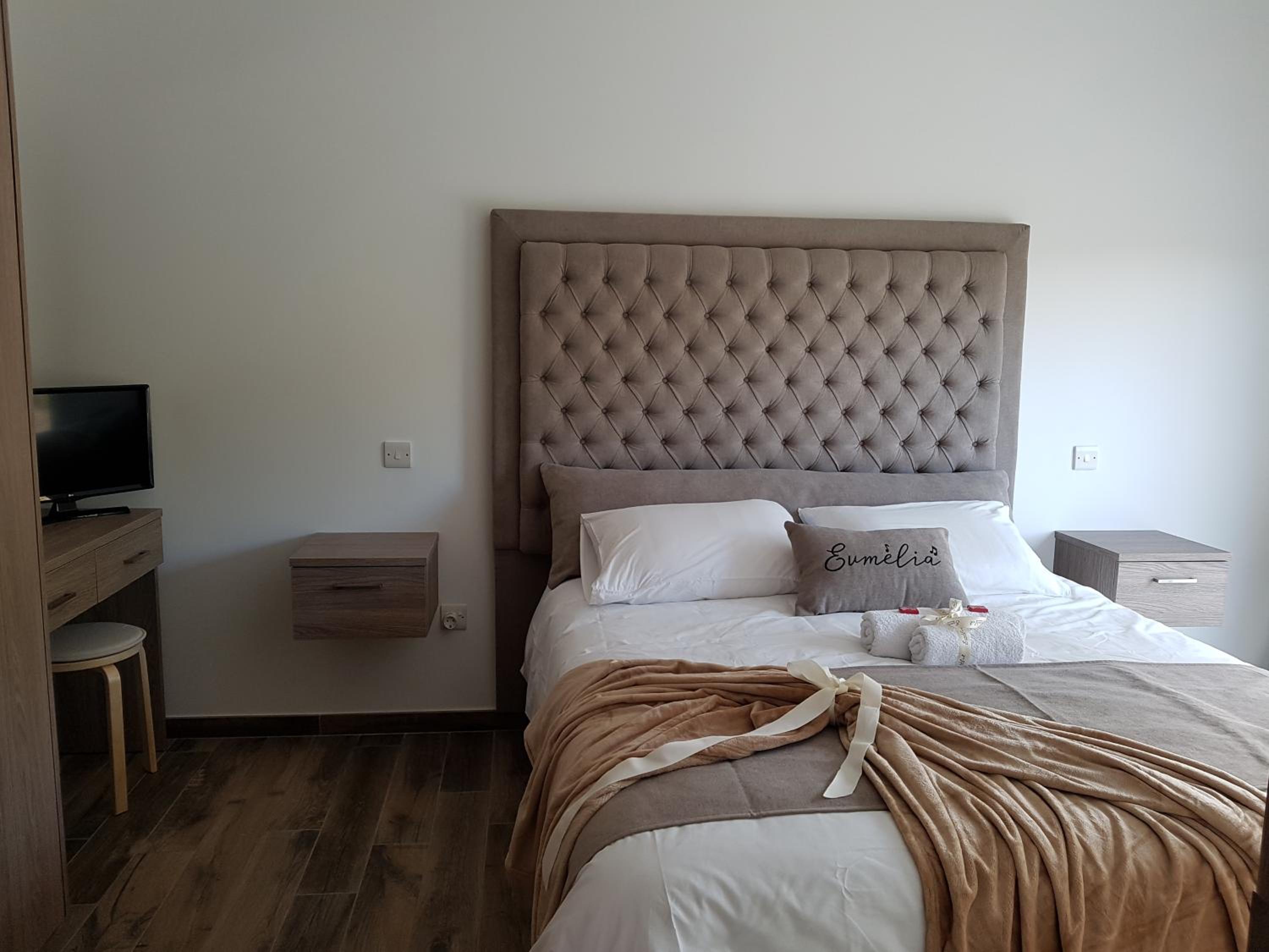 Apartment with Terrace - Photo 12