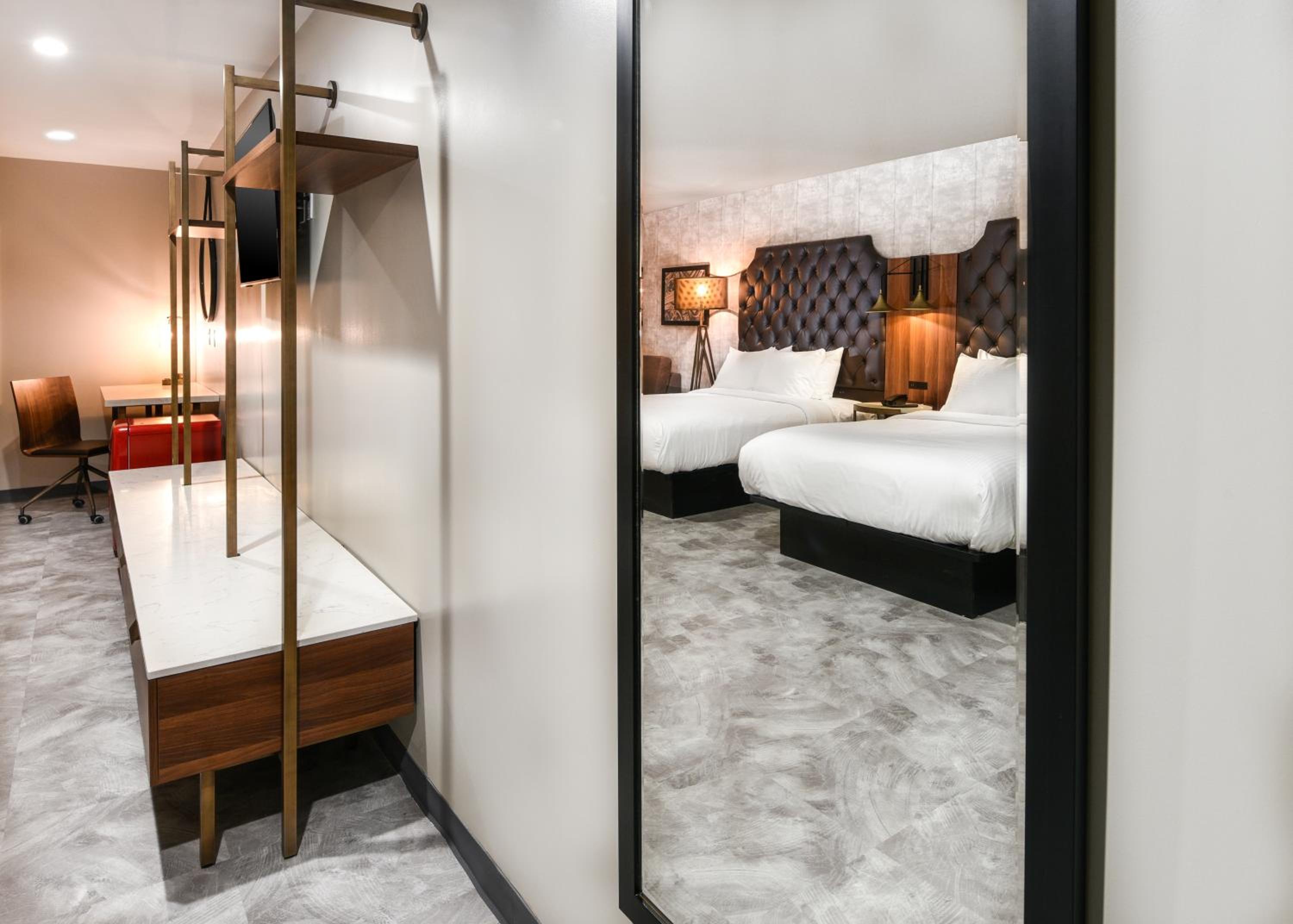 Queen Suite