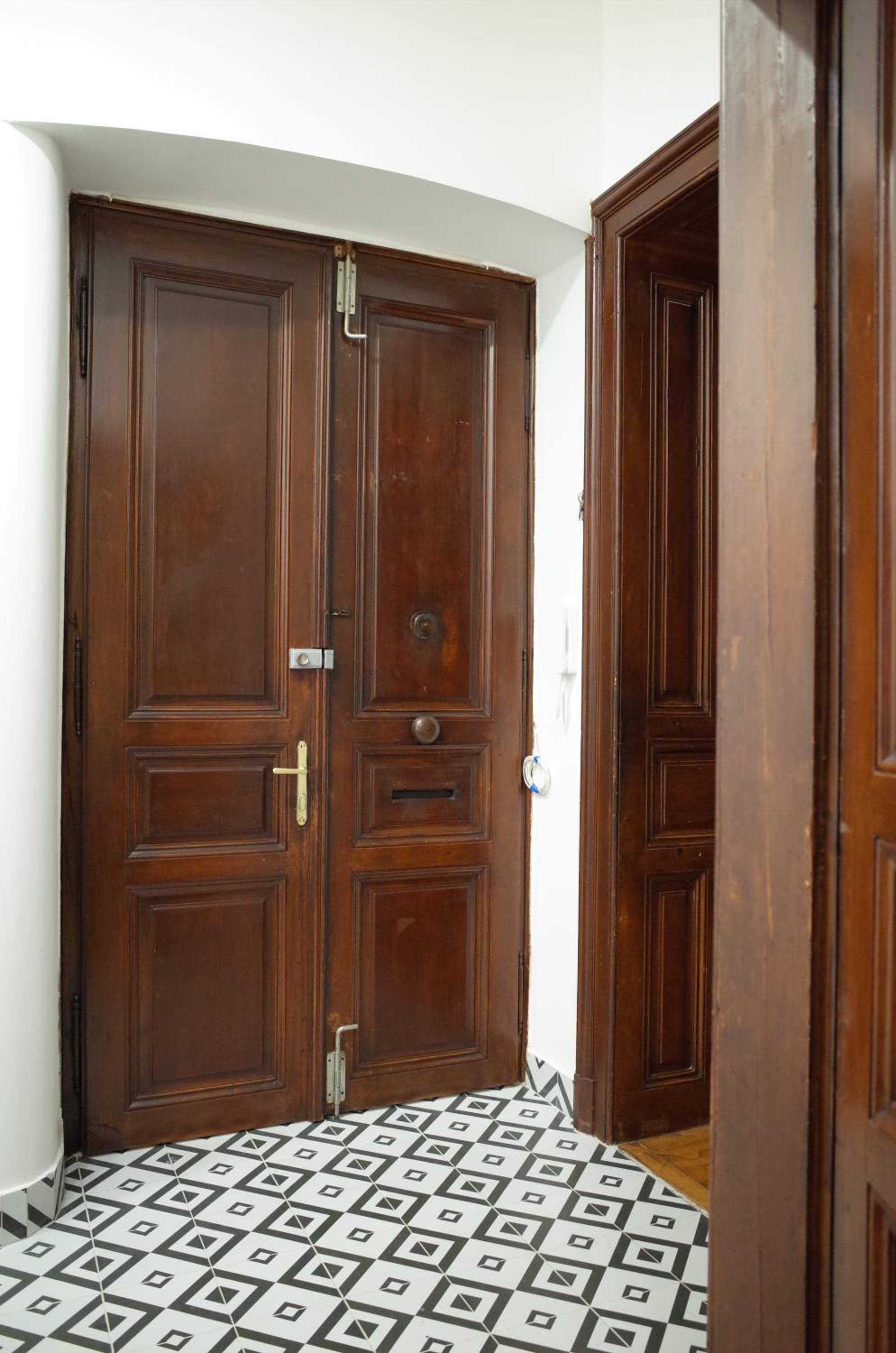 Studio Apartment - Photo 12
