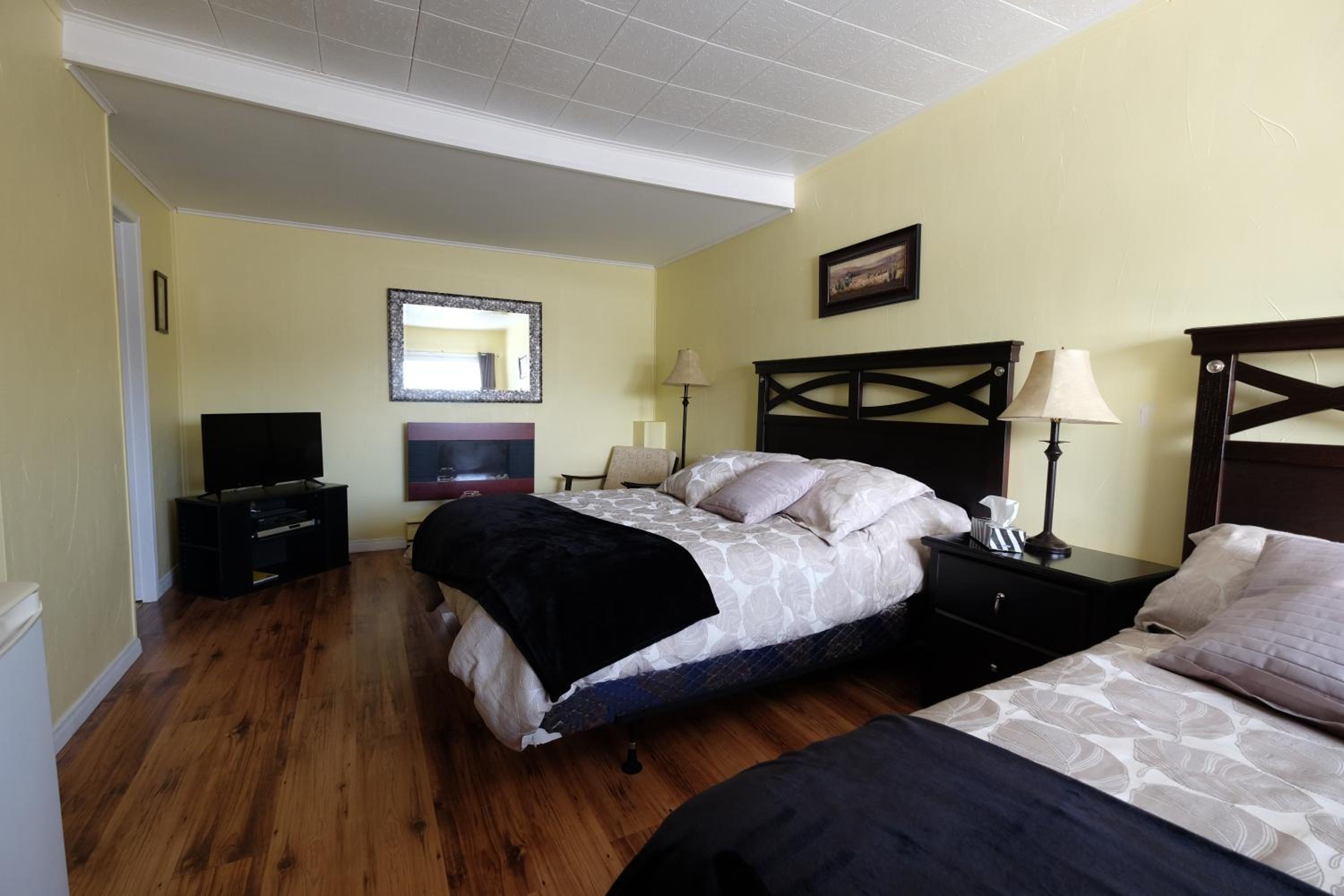 Standard Double Room - Photo 6