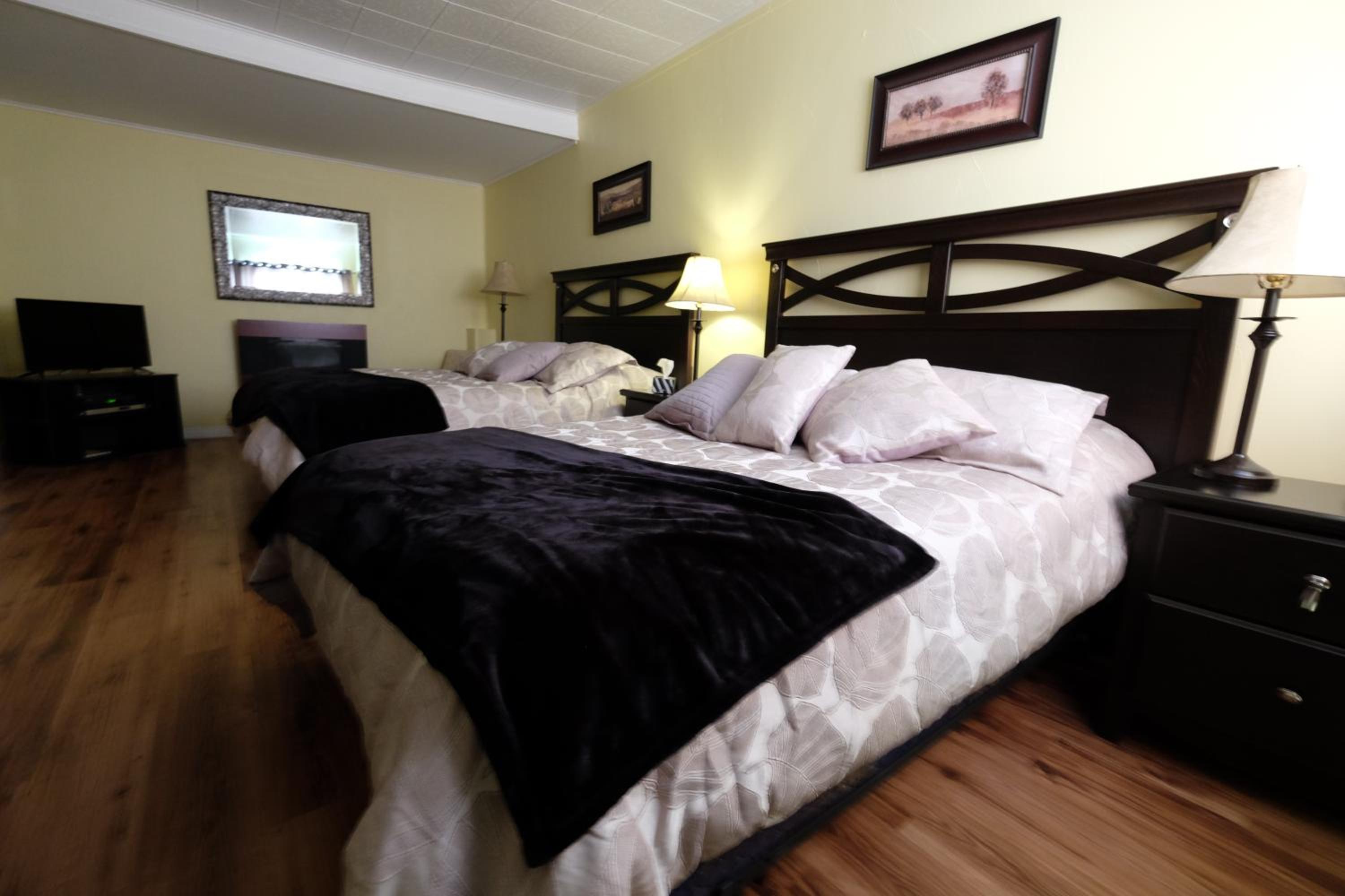 Standard Double Room - Photo 7