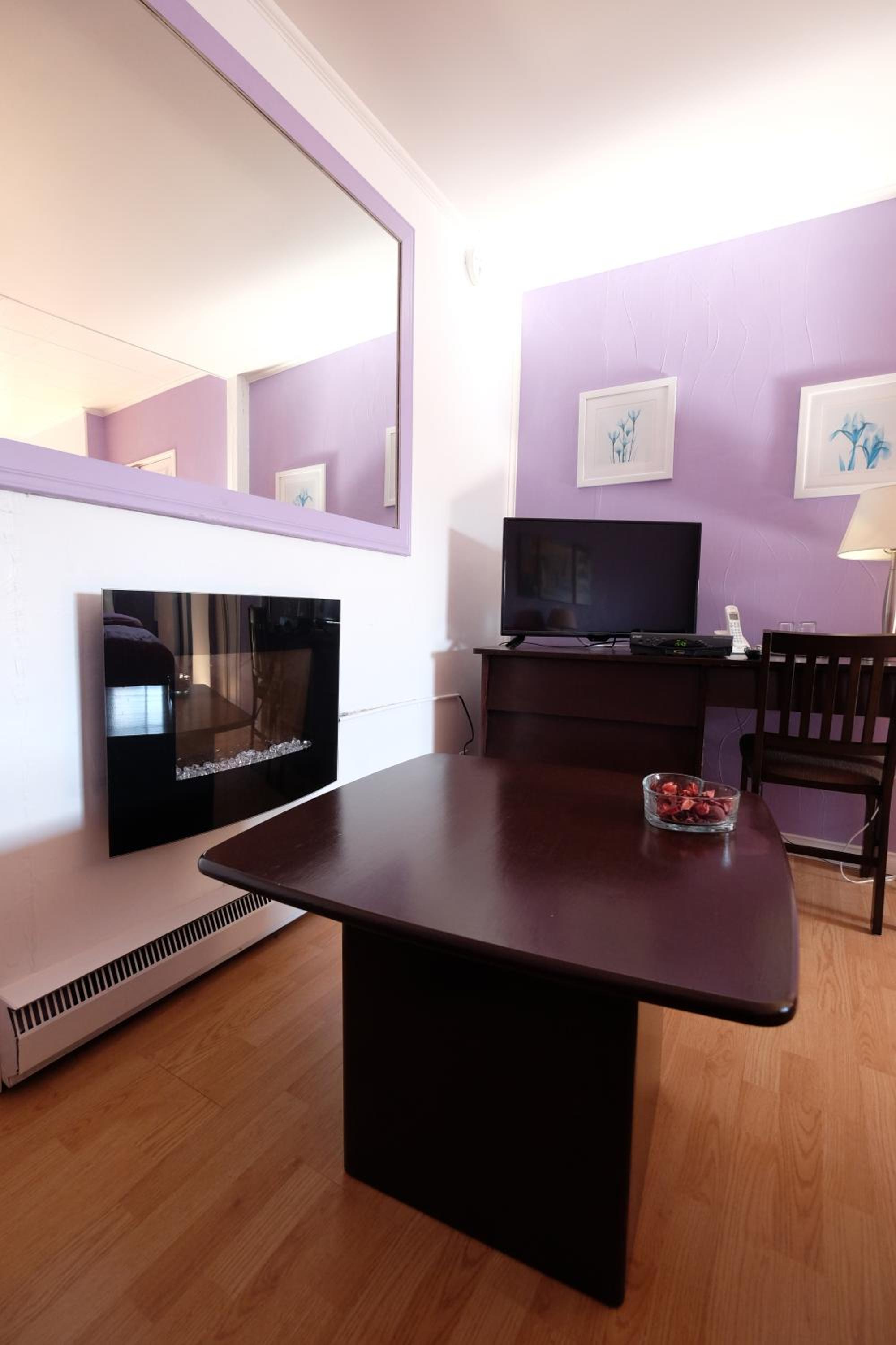 Standard Double Room - Photo 9