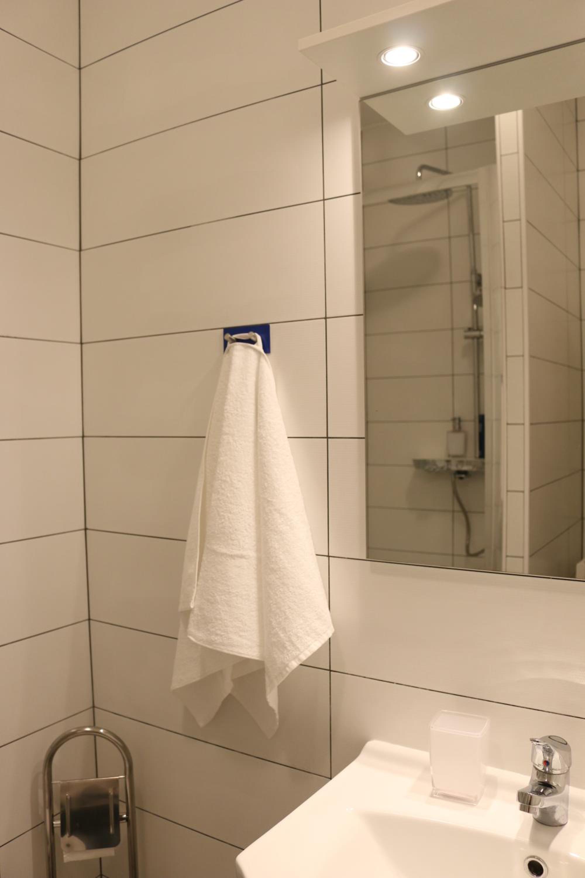 Studio Apartment - Photo 16