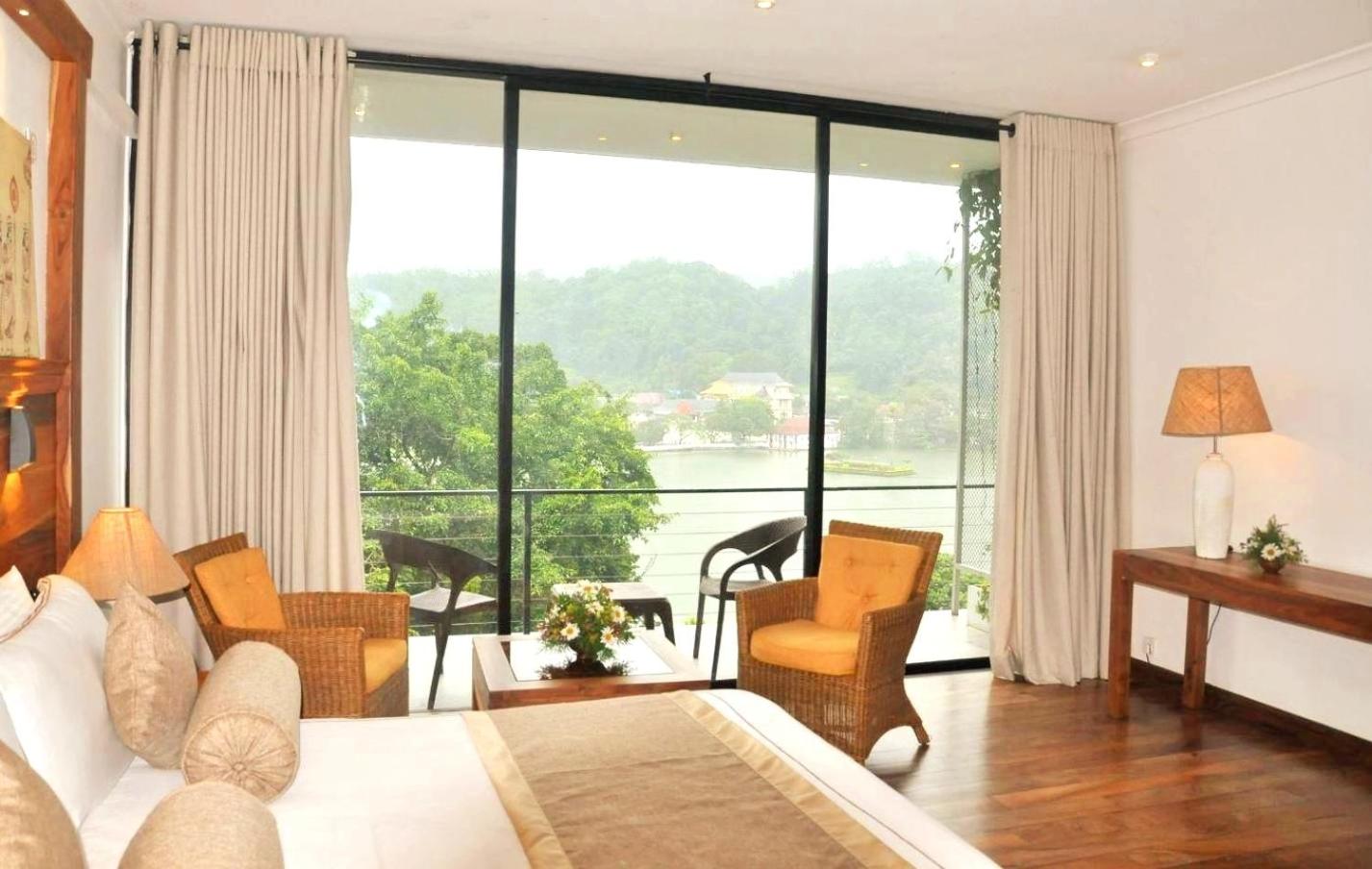 Deluxe Double or Twin Room with Lake View photo 2