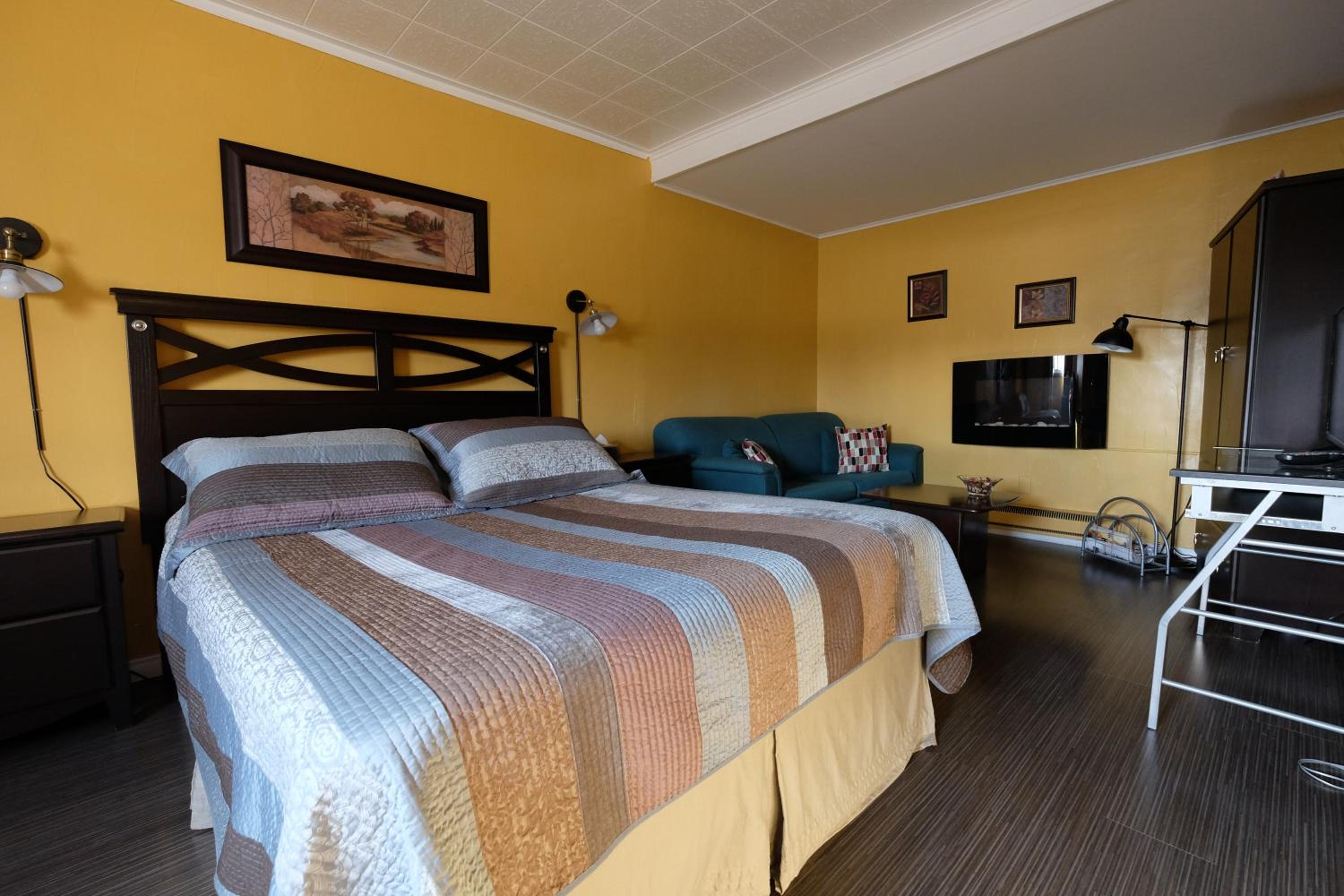Standard Queen Room - Photo 4
